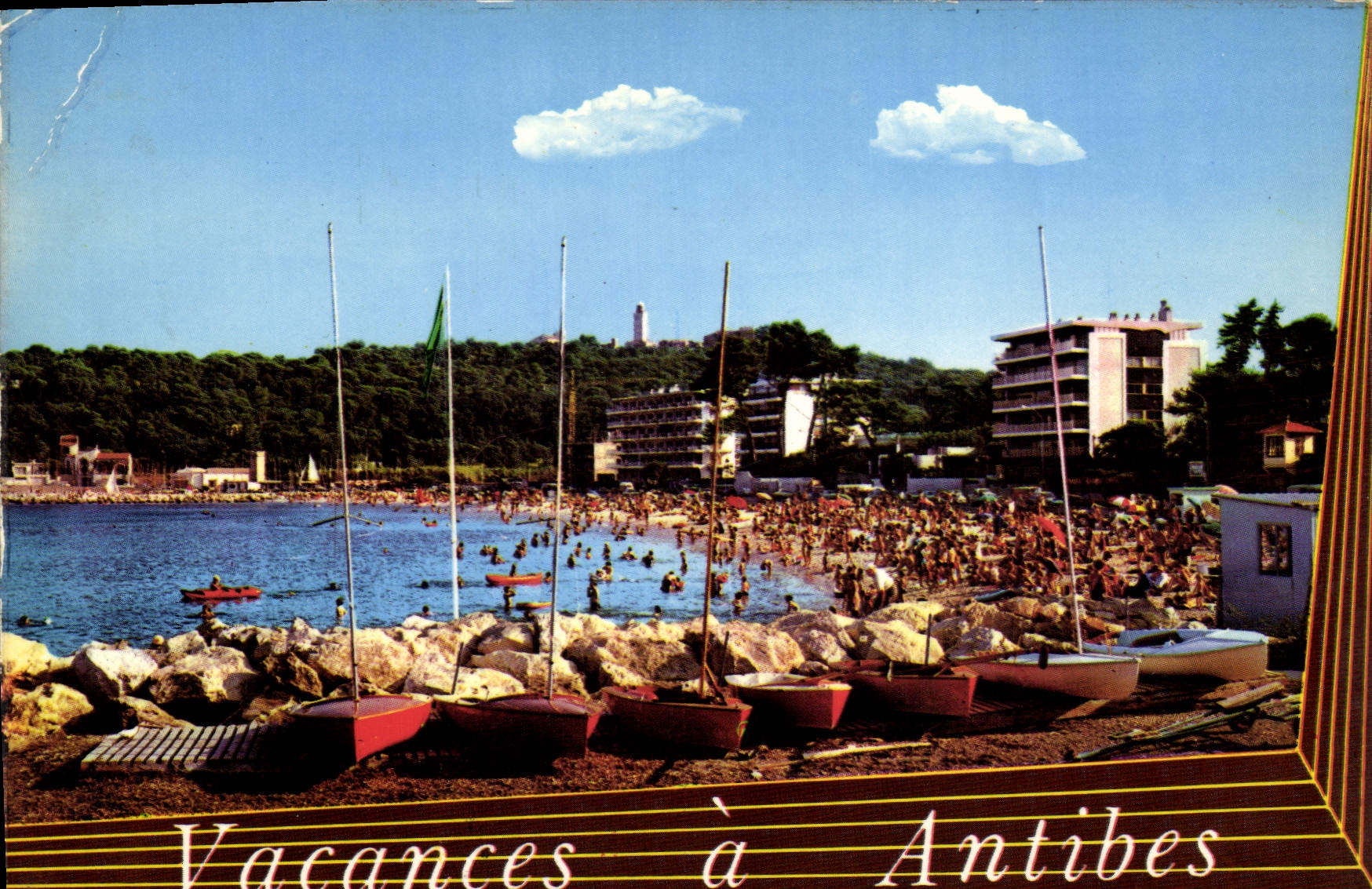 CPM Vacances a Antibes Bateaux