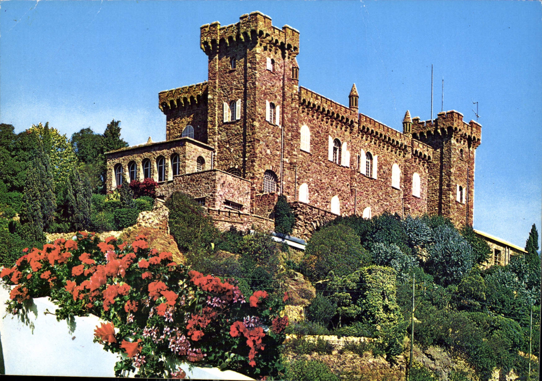 CPM La Napoule Alpes Maritimes Le Chateau des Mineurs 