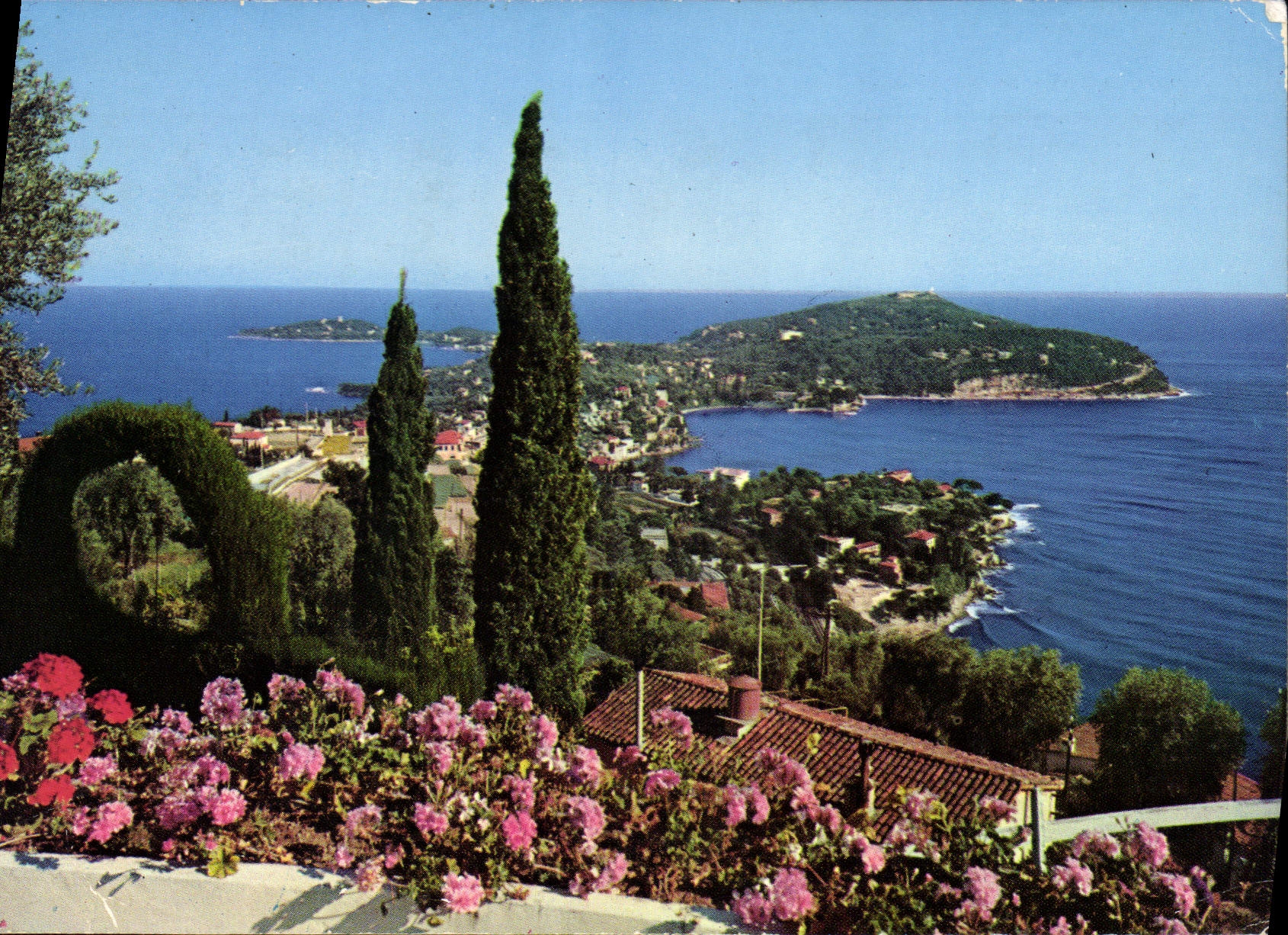 CPM Vue pittoresque de la Cote d'Azur