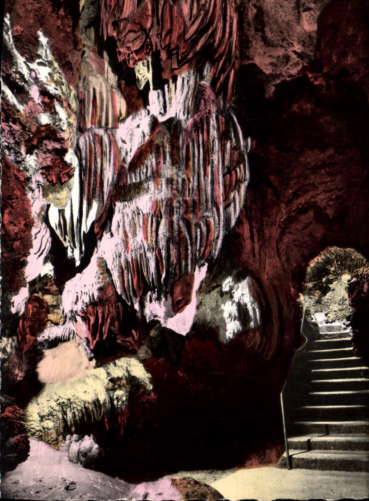 CPM La Cote d'Azur Grottes de St Cezaire Les Draperies