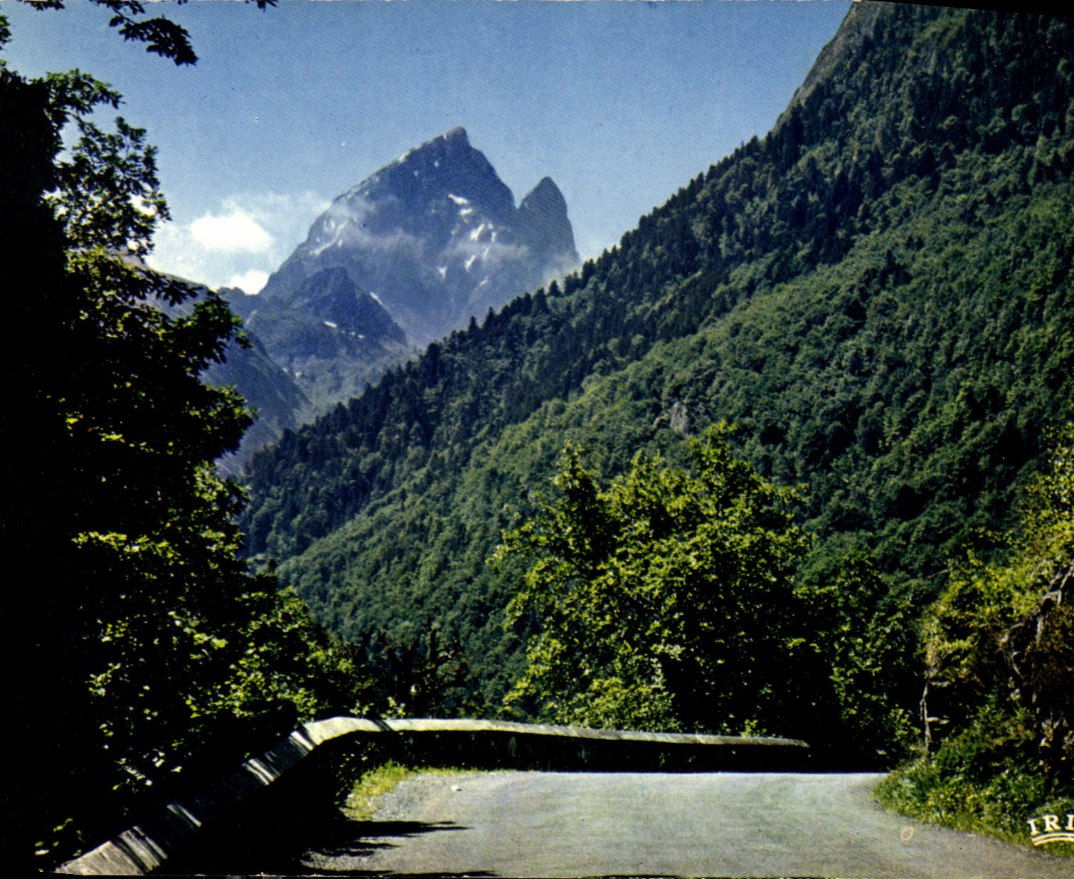 CPM Les Pyrenees Le pic du Midi d'Ossau