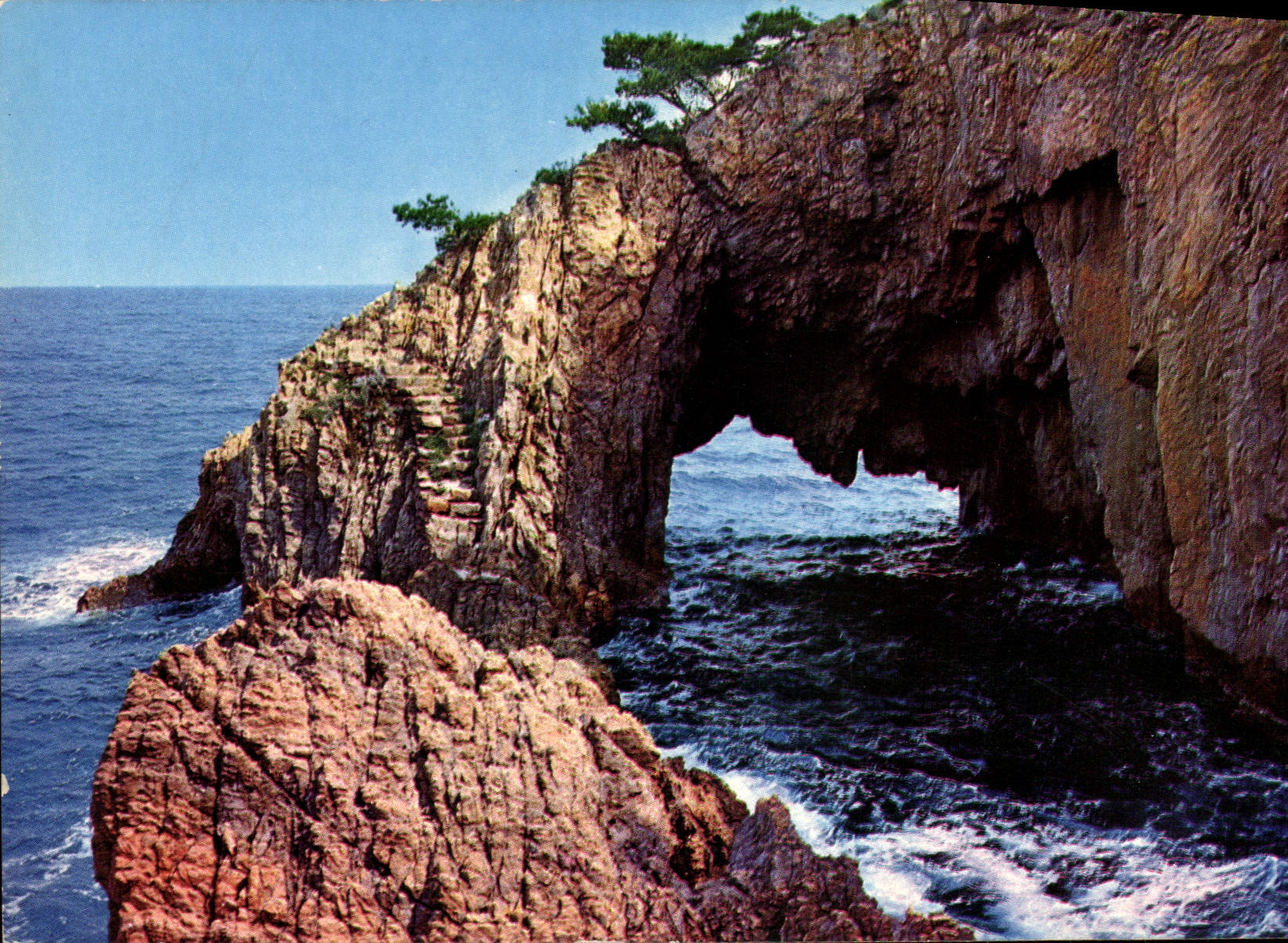 CPM La Cote d'Azur Corniche d'Or La Grotte marine de Gardanne