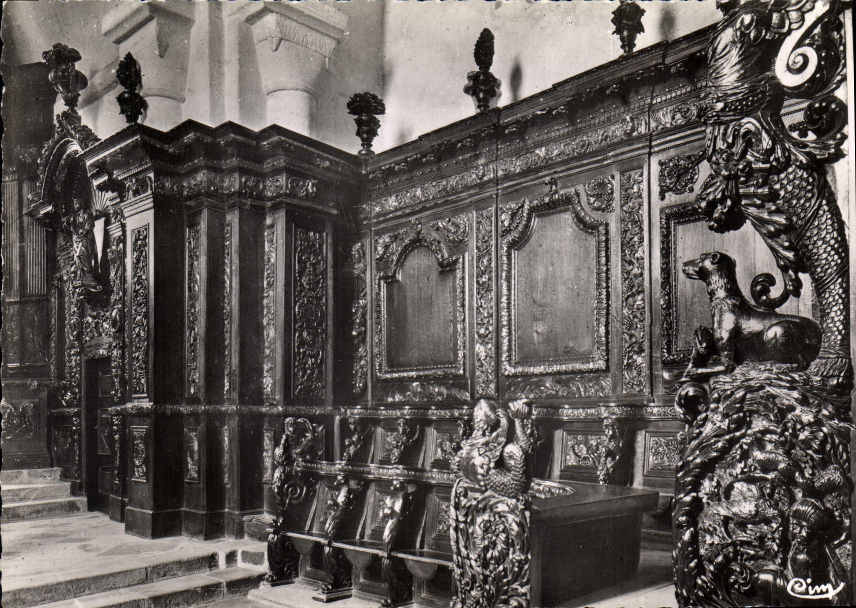 CPM Moutier d'Ahun Creuse Interieur de l'Eglise Sculpture XIII s