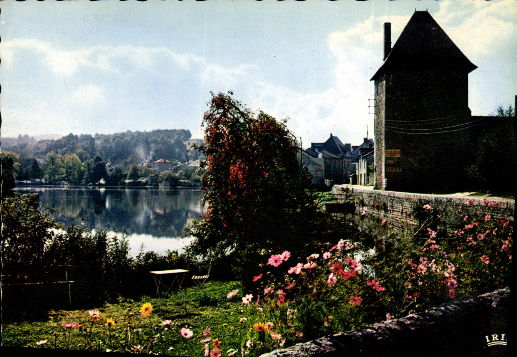 CPM Le Limousin Pittoresque Peyrat le Chateau la tour XI S ancienne demeure des Princes de Lusignan