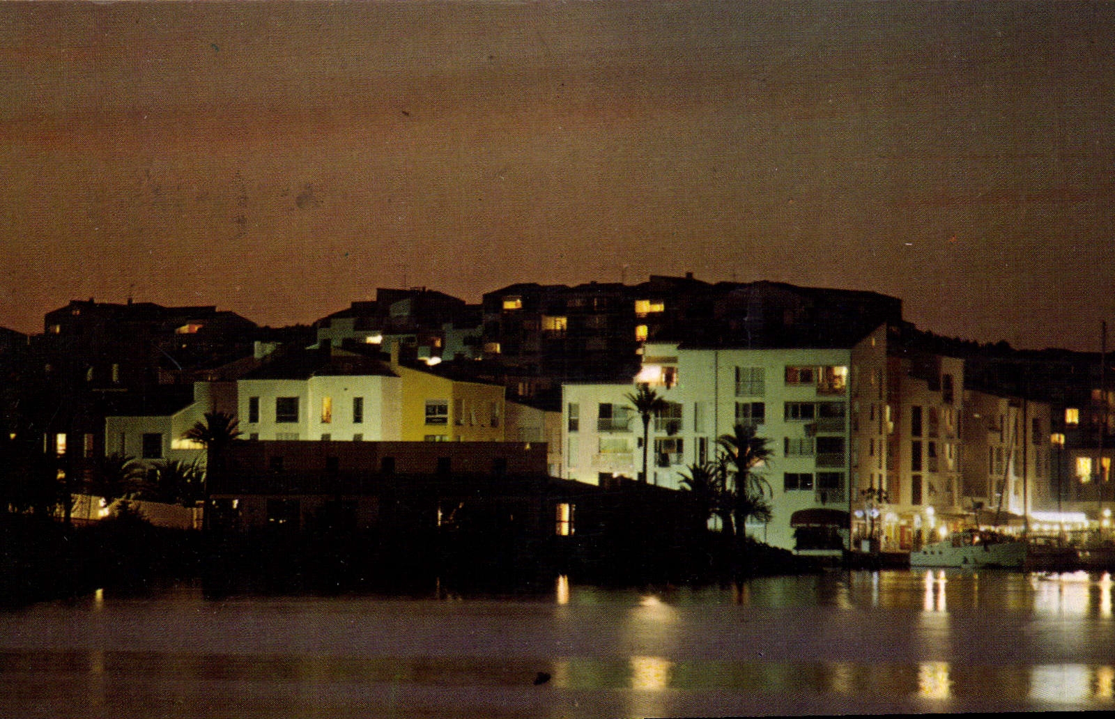 CPM Le Littoral Languedocien Cap d'Age port Saint Martin la nuit 