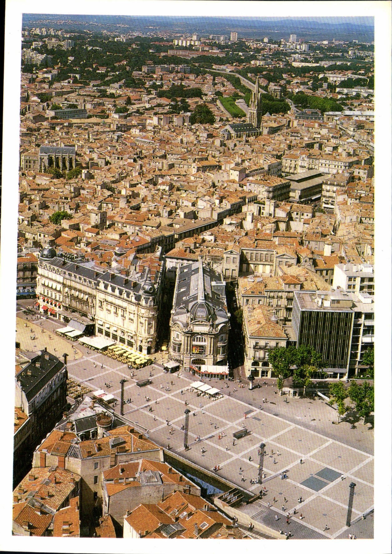 CPM Montpellier Capitale du Languedoc Place de la Comedie 