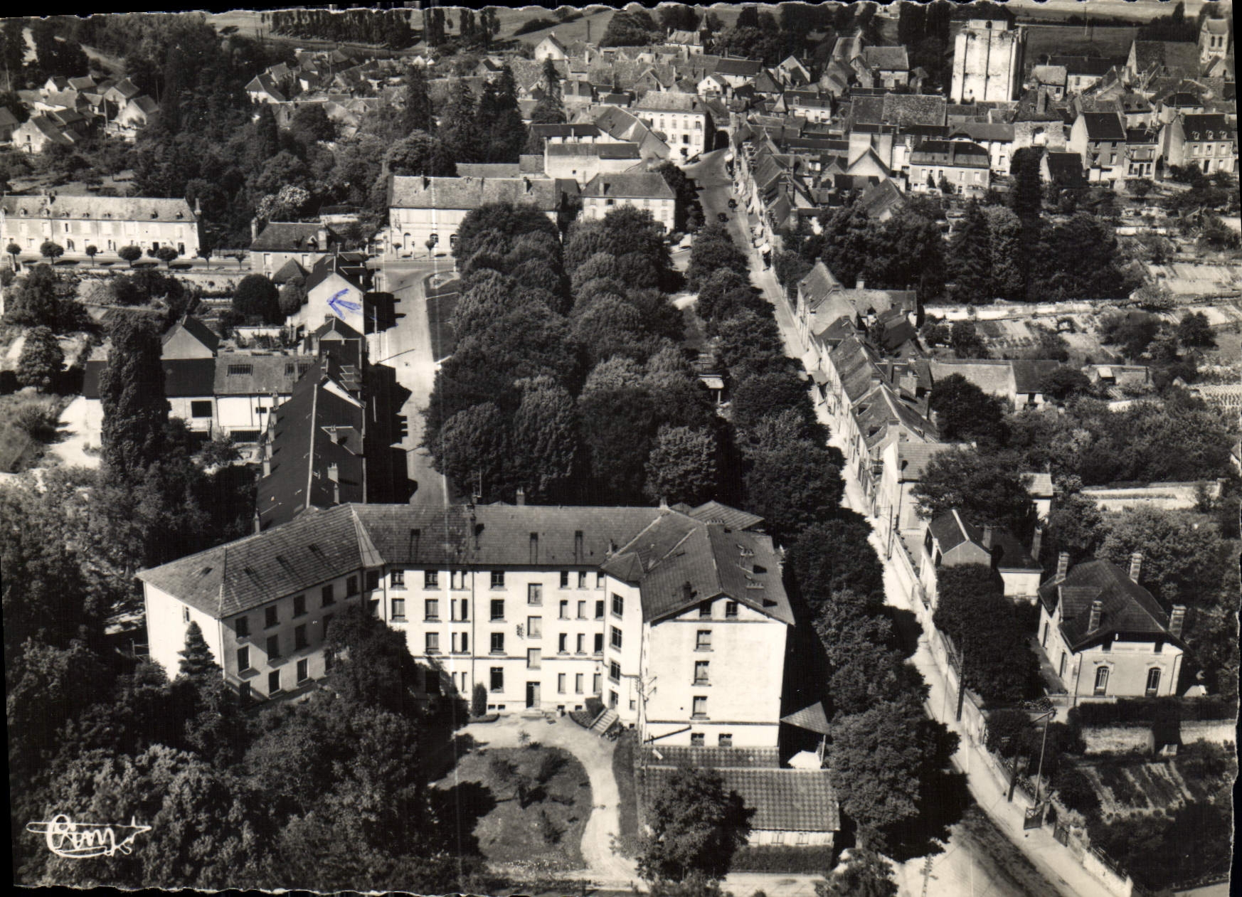 CPM La roche Posay les Bains vienne vue aerienne Hotel du Parc 