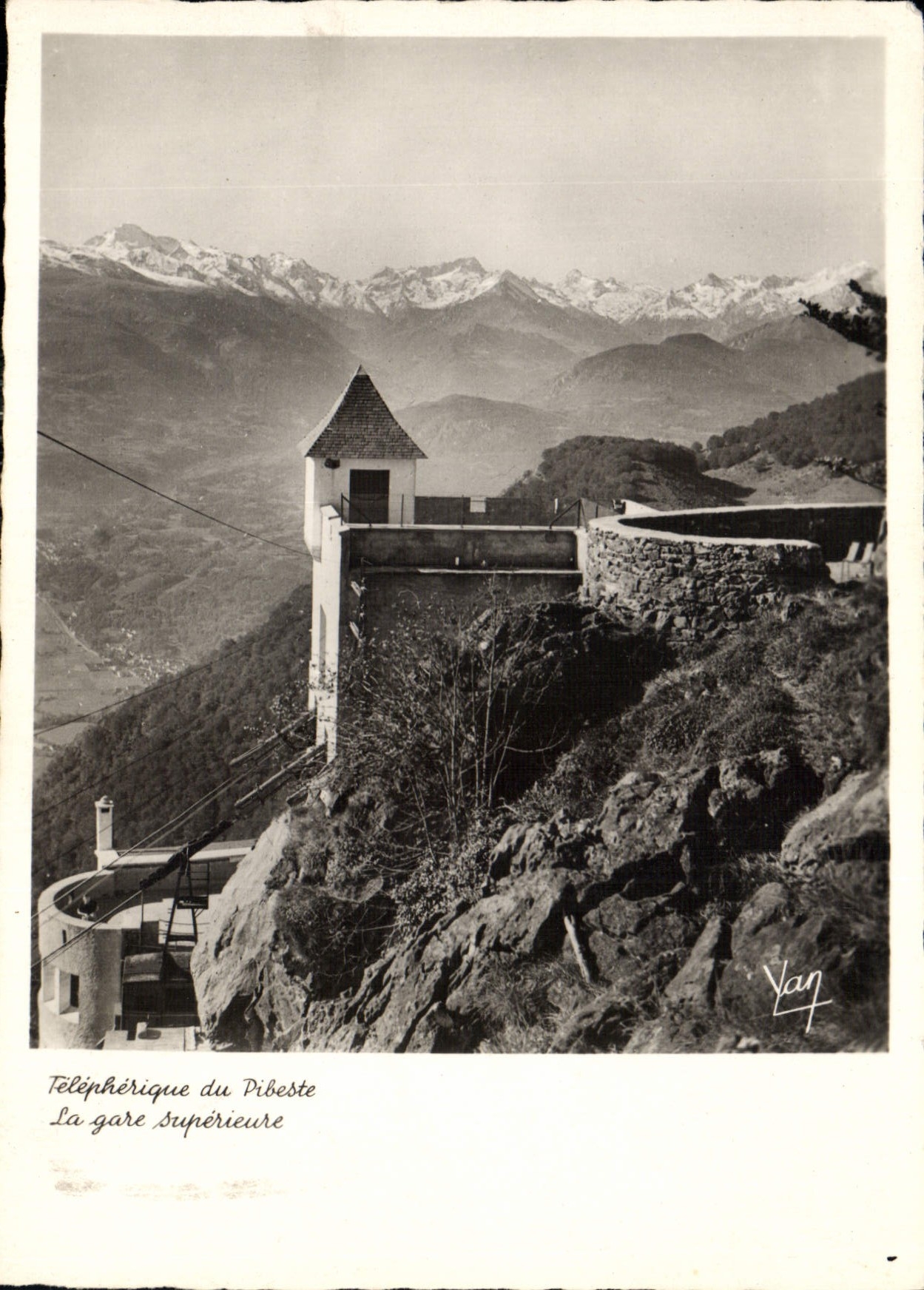CPM Lourdes Le Pibeste La Montagne enchantee Telepherique du Pibeste La gare superieure