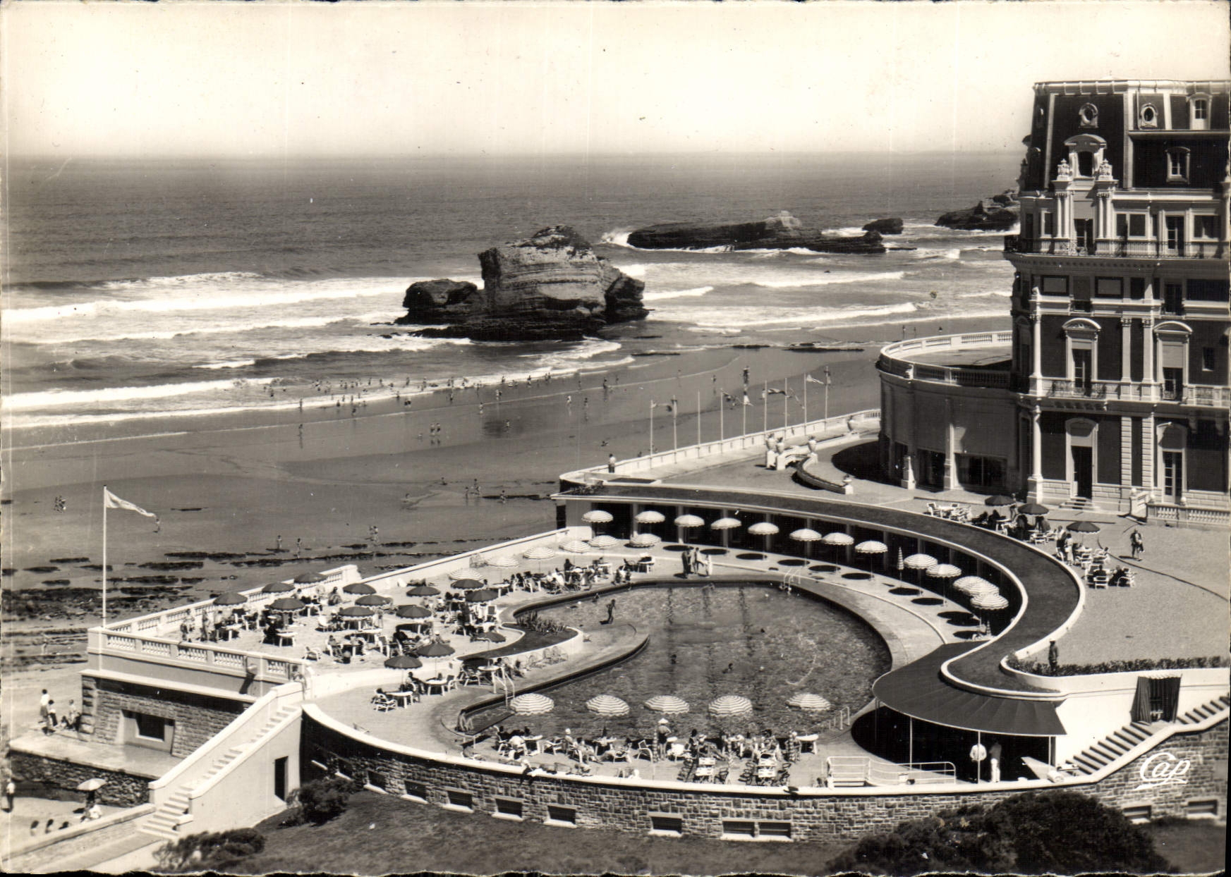 CPM Biarritz Hotel de Palais La Piscine 