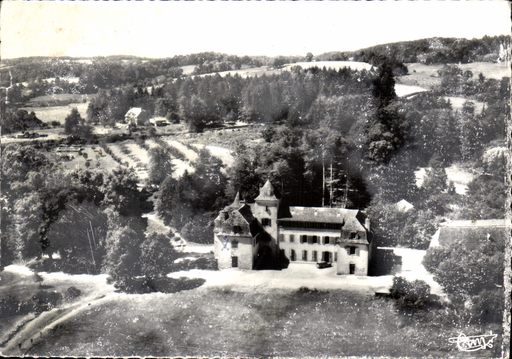 CPM Vitrac Cantal Vue generale aerienne du Chateau de Fargues 