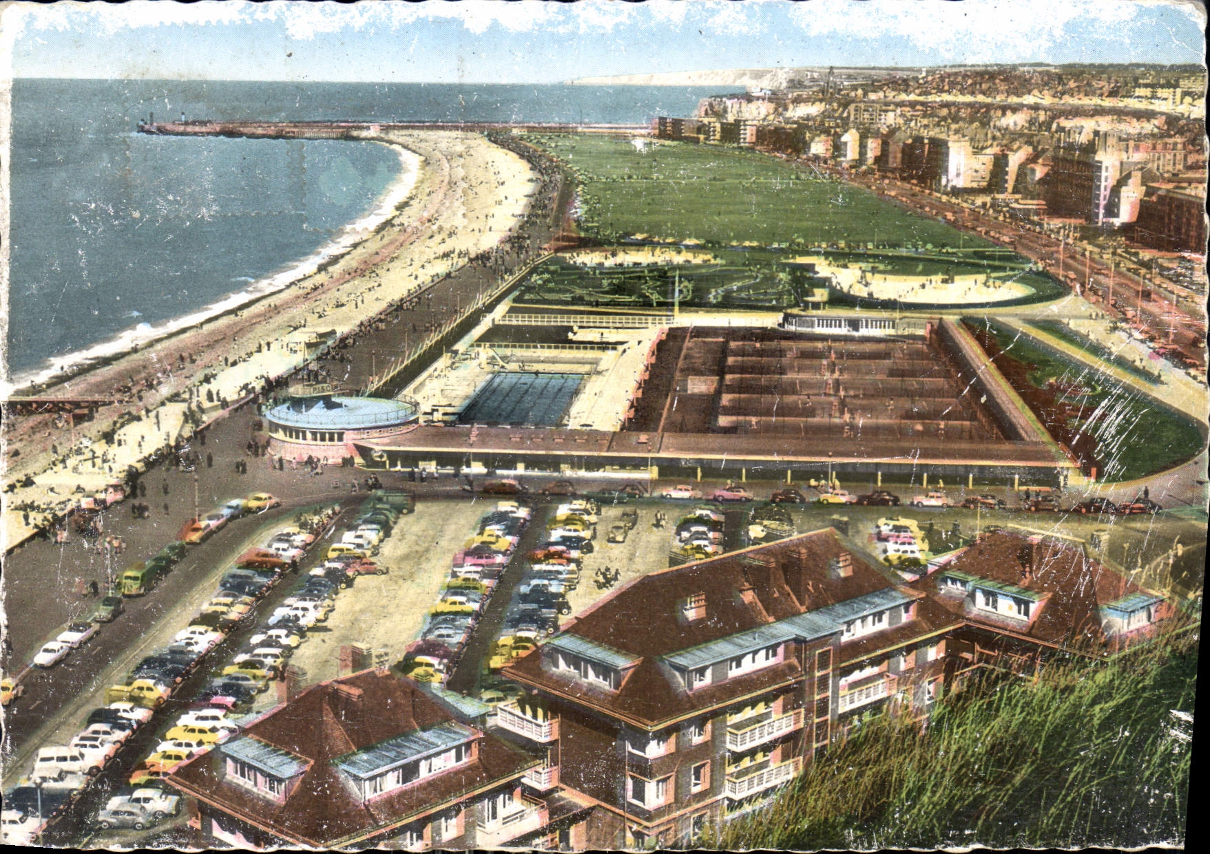 CPM Dieppe Saine Maritime Le Plage vue generale 