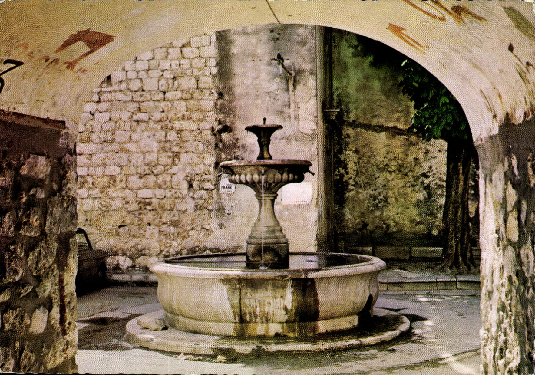 CPM St Jeannet A Mar Vieille Fontaine 