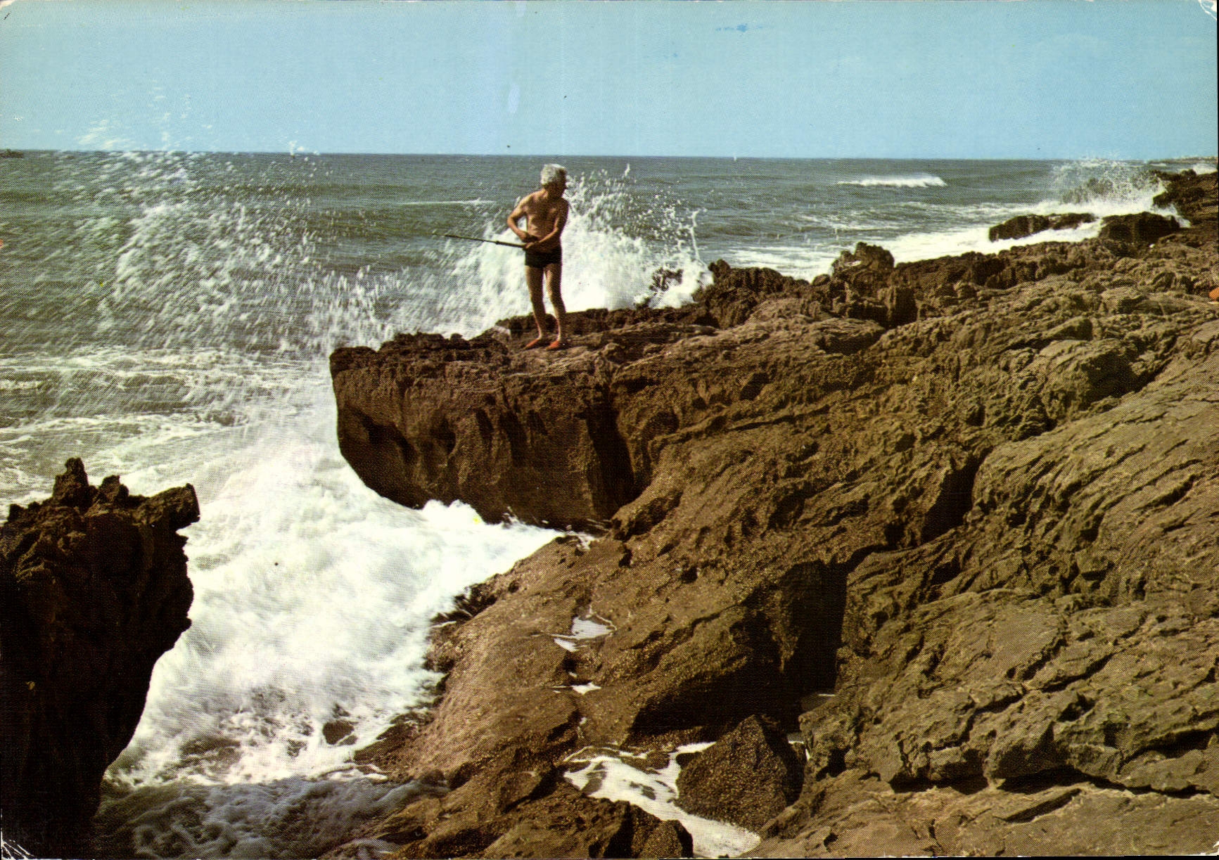 CPM Saint Pierre Sur Mer Aude Effets d vagues sur le rocher La Valliere 