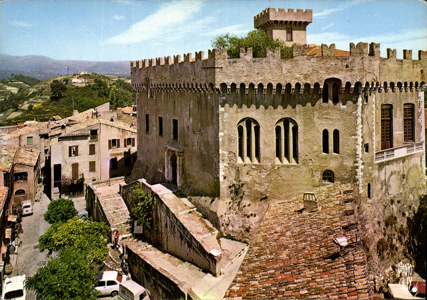 CPM Paysages de France Cote d'Azur Cagnes sur Mer Le Chateau du Haut de Cagnes par les Grimaldi de M