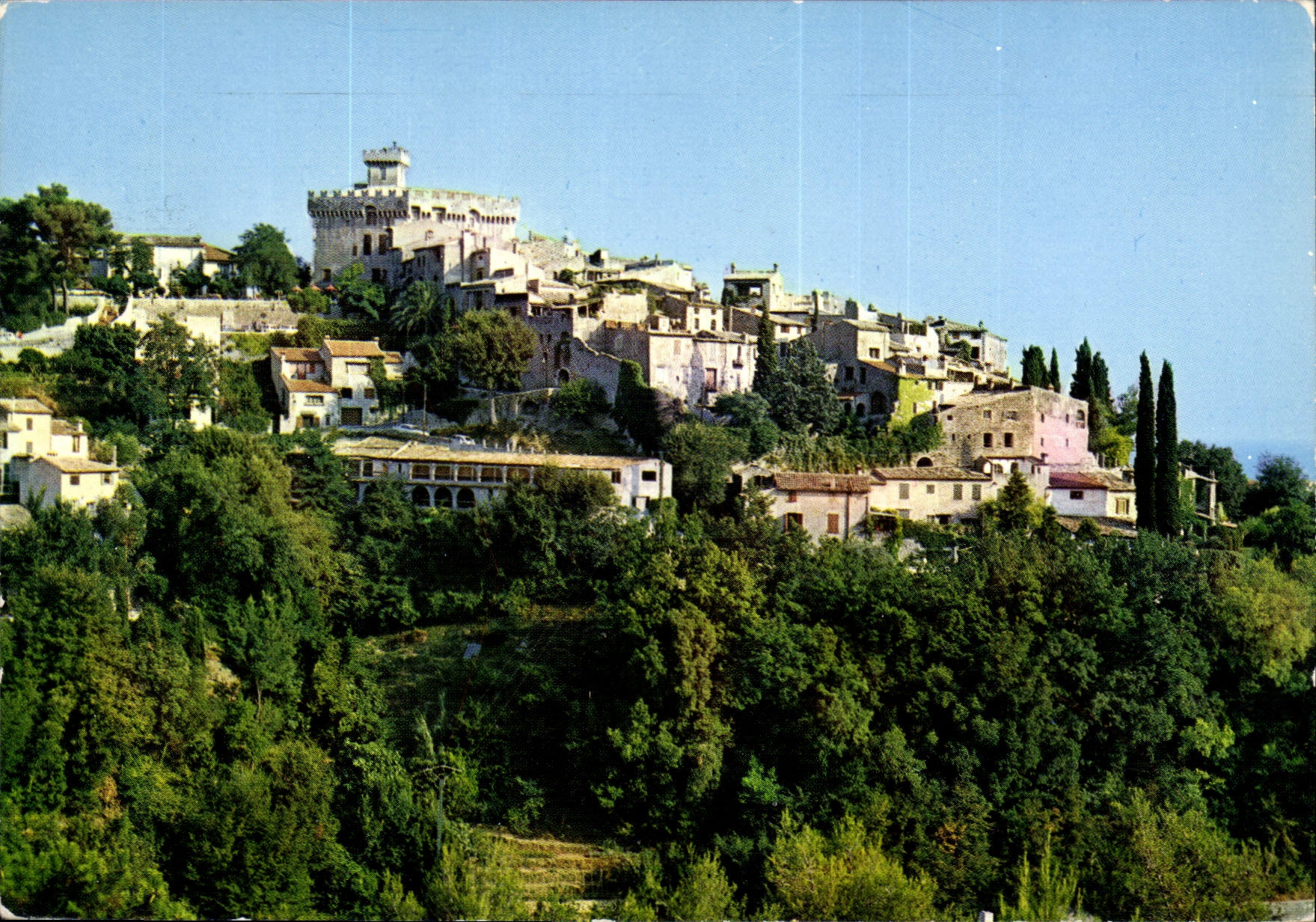 CPM Cote d'Azur Vue sur le haut de Cagnes sur Mer et son chateau 