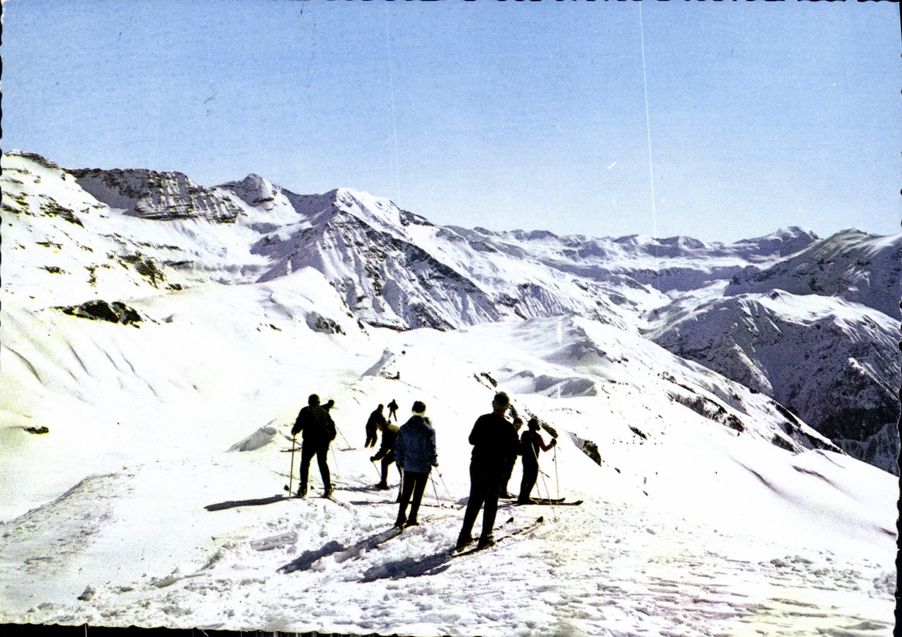 CPA Orsieres Merlette Arrivee de telecabine du Drouet depart des pistes Au fond la chaine du Grand P