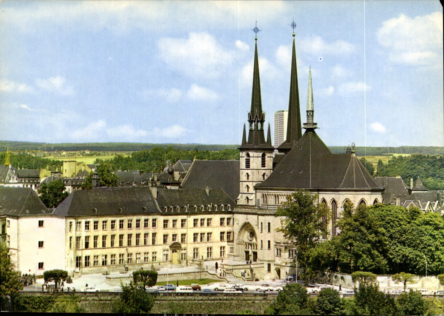 CPA Luxembourg Partie Superieure de la cathedrale et ancien college des Jesuites