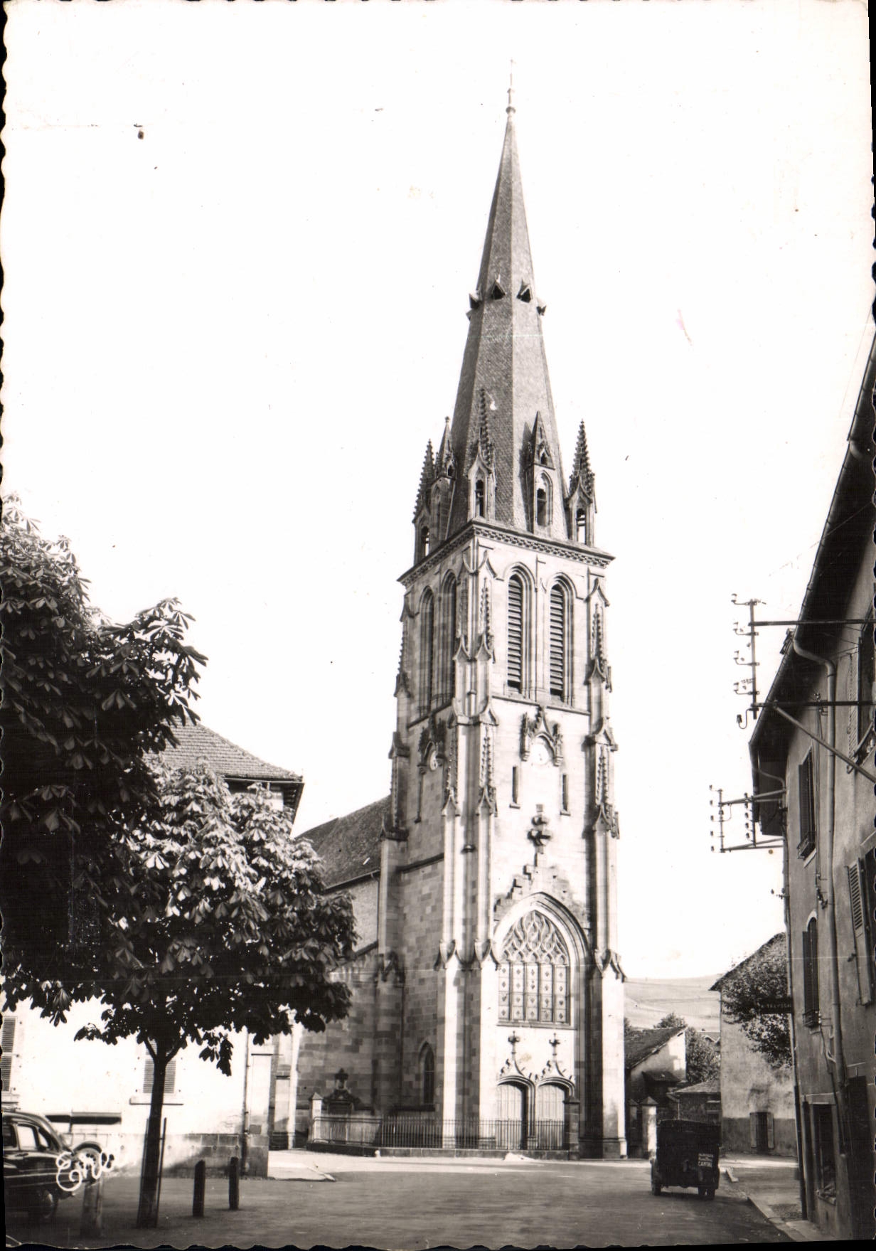 CPM L'Auvergne pittoresque Aurillac Cantal Eglise St Geraud