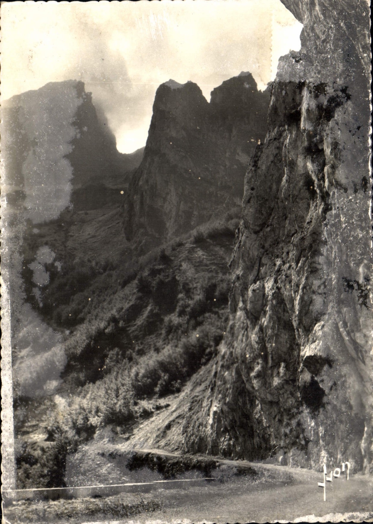 CPM Cal d'Aubisque Basse Pyrenees Route Thermale d'Argeles a Eaux Bonnes