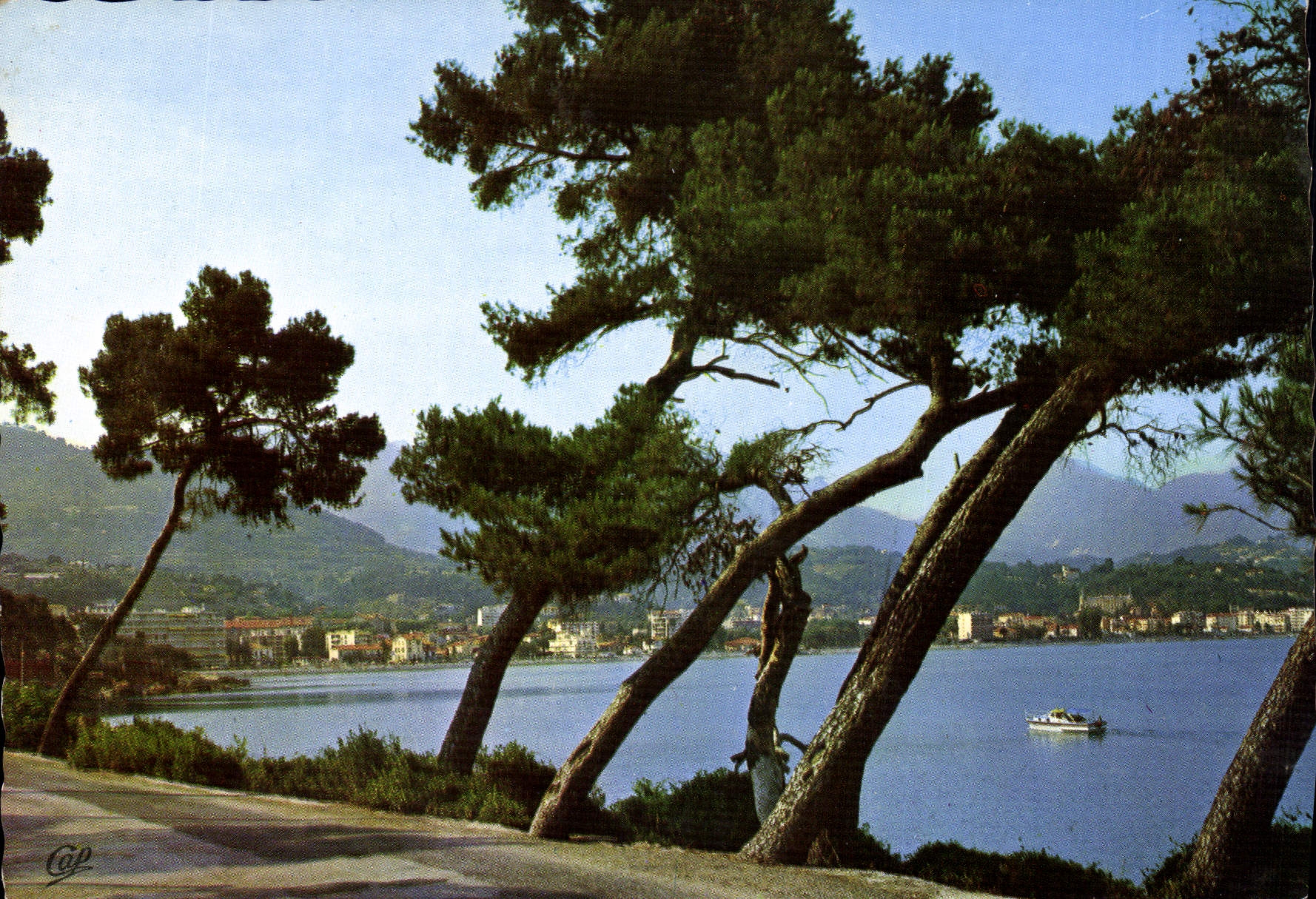 CPM Roquebrune Cap Bruno A M vue vers Carnoles et Menton 