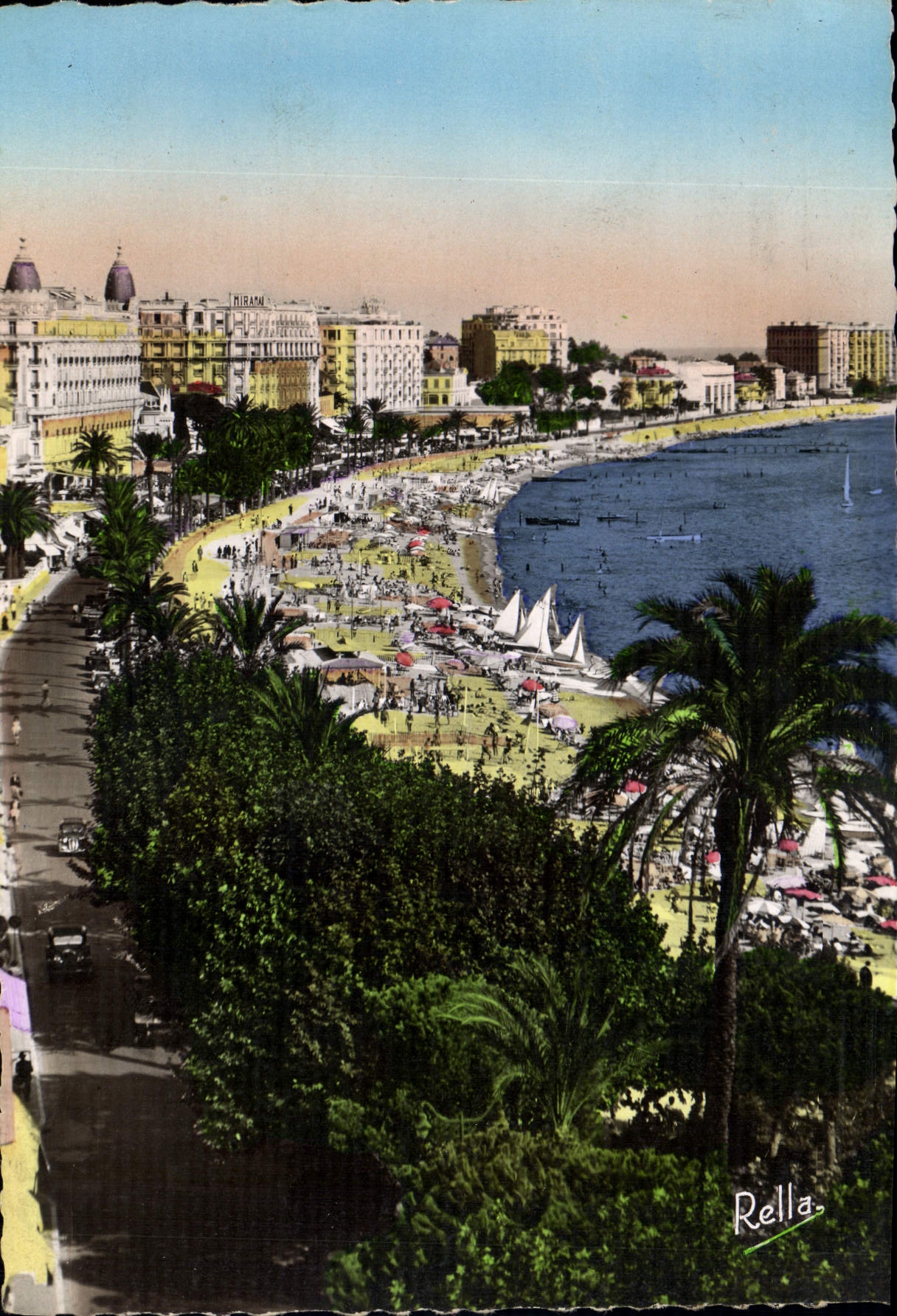 CPM Cannes Plage et grands hotels boul de la Croisette 