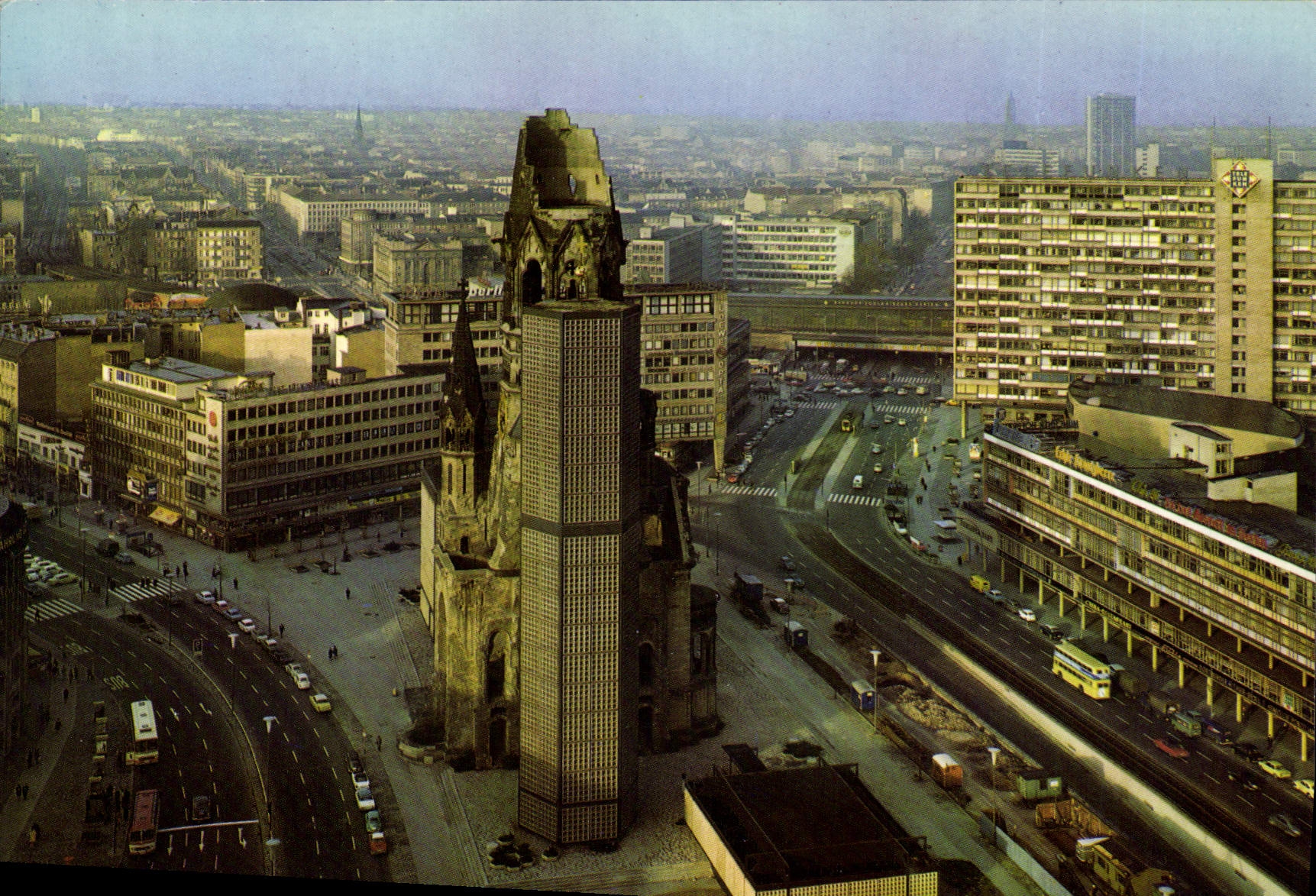 CPM Berlin Zentrum mit Kaiser Wilhelm Gedachtniskirche