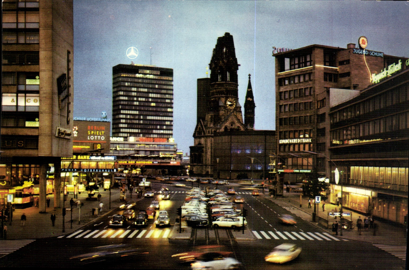 CPM Berlin bei Nacht 