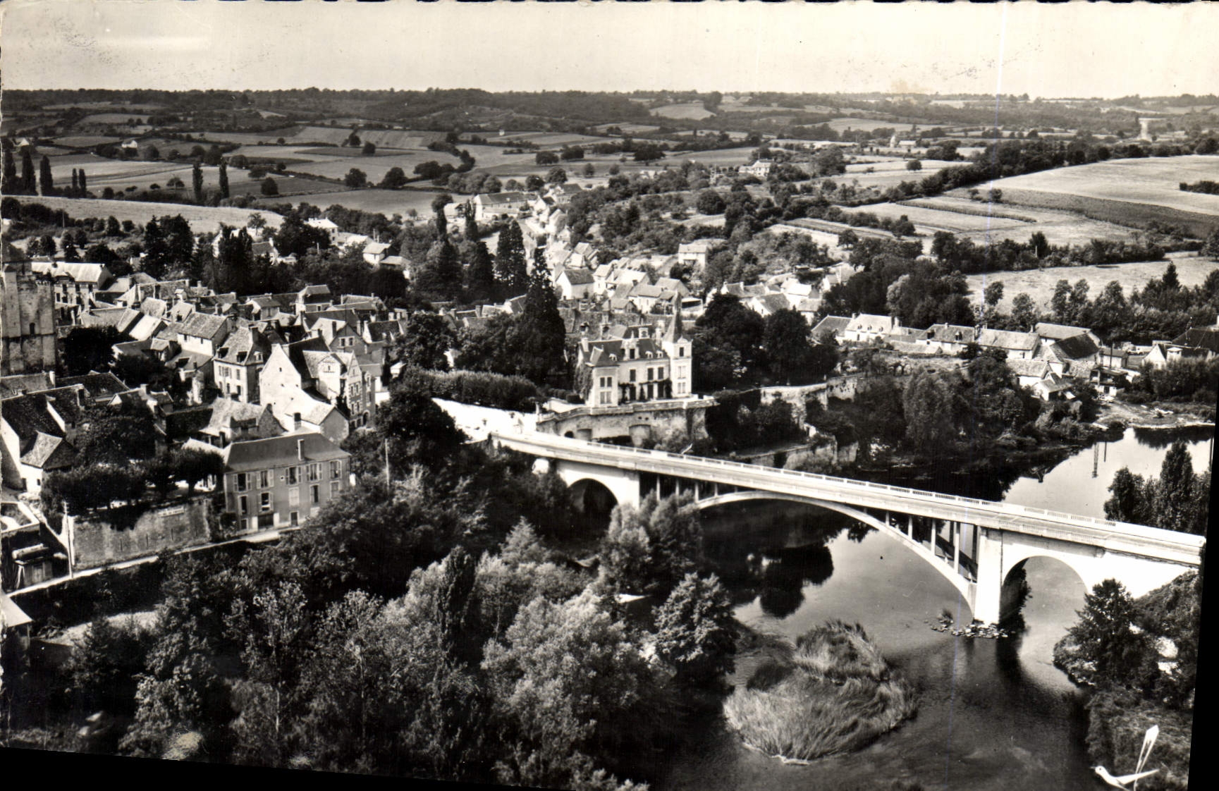 CPM La Roche Rosay Vienne le Pont sur la Creuse 