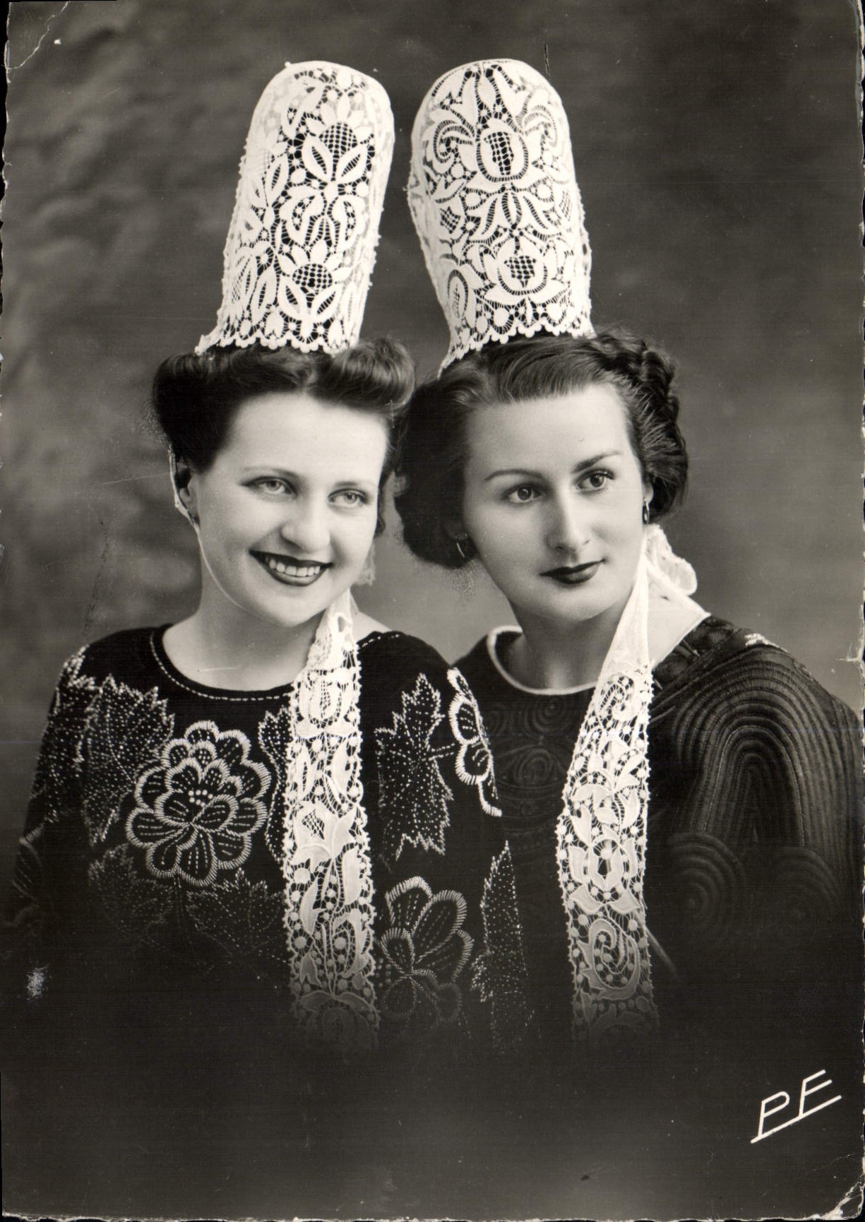 CPM Bigoudennes Toilette de Fete