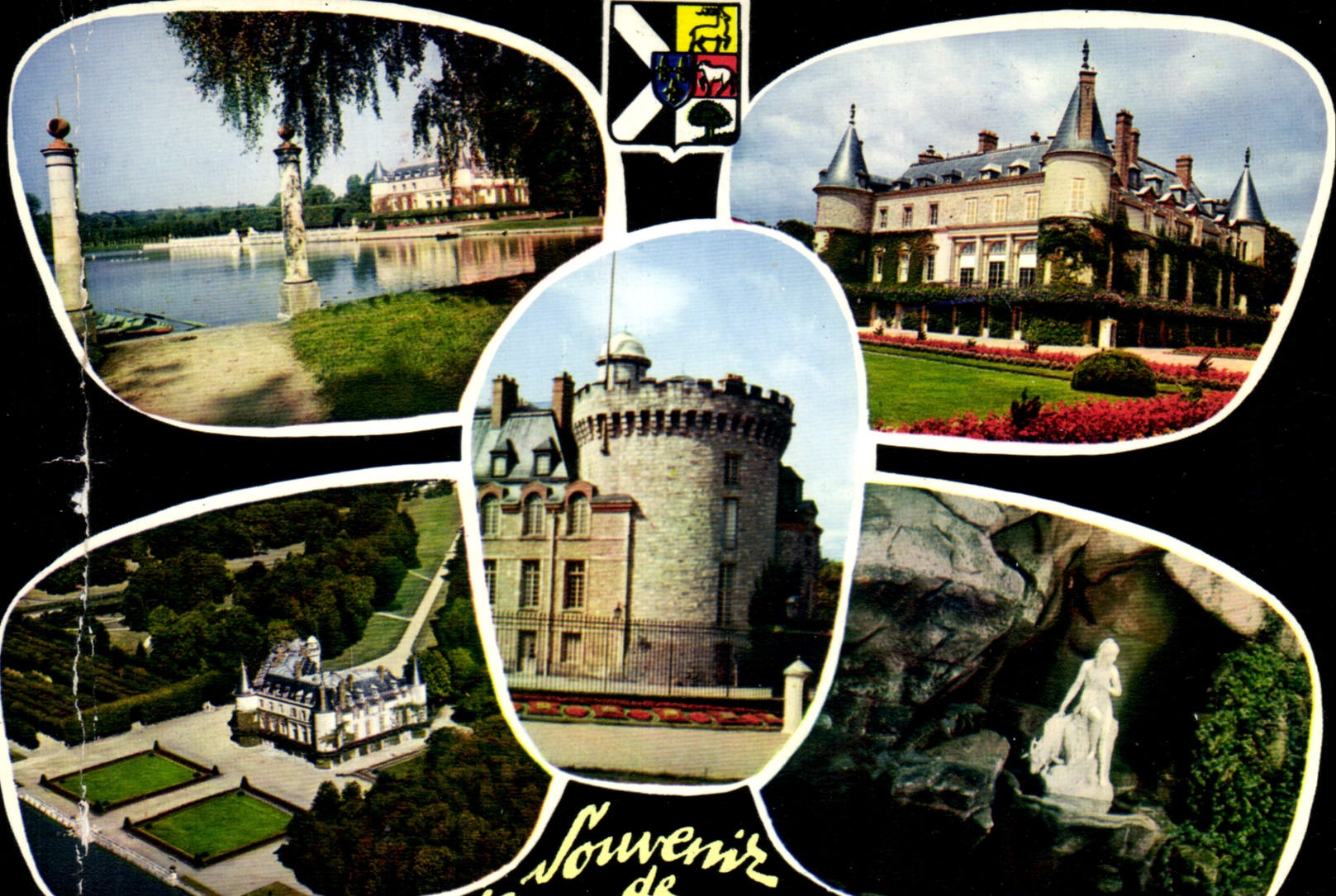 CPM Rambouillet S et O au Chateau residence d'ete du President de la Republique le debarcadere de l'