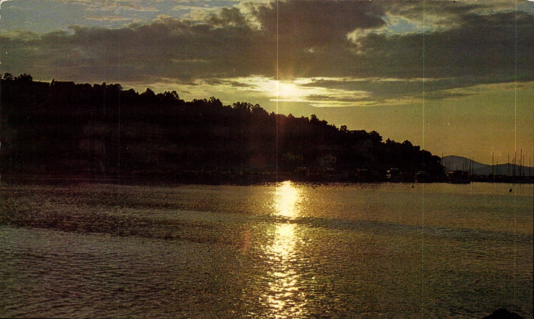 CPM La Cote d'azur Varoise le Lavandou Coucher de Soleil