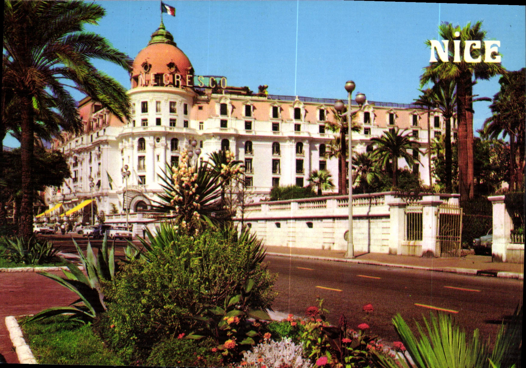 CPM Au soleil de la Cote d'Azur Nice la Promenade des Anglais et l'Hotel Negresco