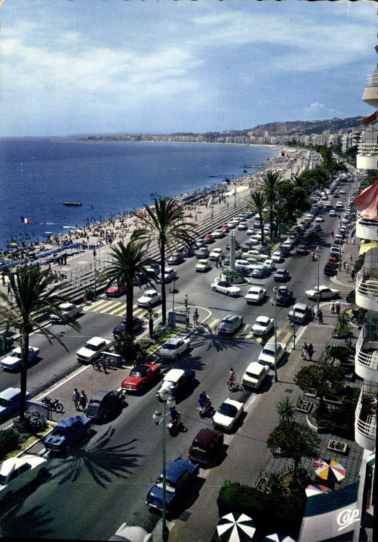 CPM Nice Capitale Mondiale du Tourisme la prestigieuse Promenade des Anglais Vue vers l'Aeroport 