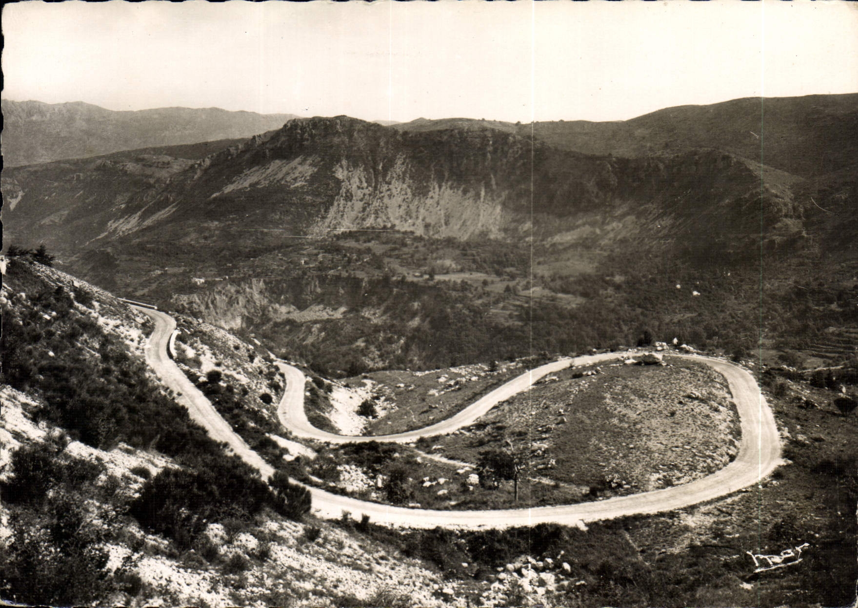 CPM Gourdon A M les Lacets de la Route 