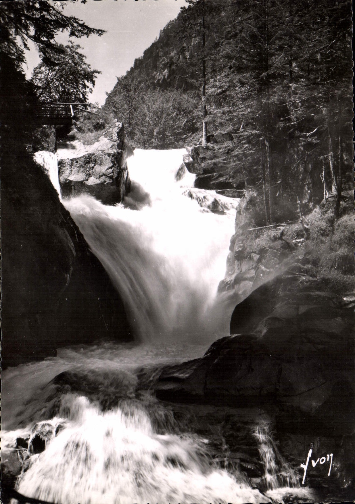 CPM Environs de Cautierets Htes Pyrenees Cascade de Cerisey 