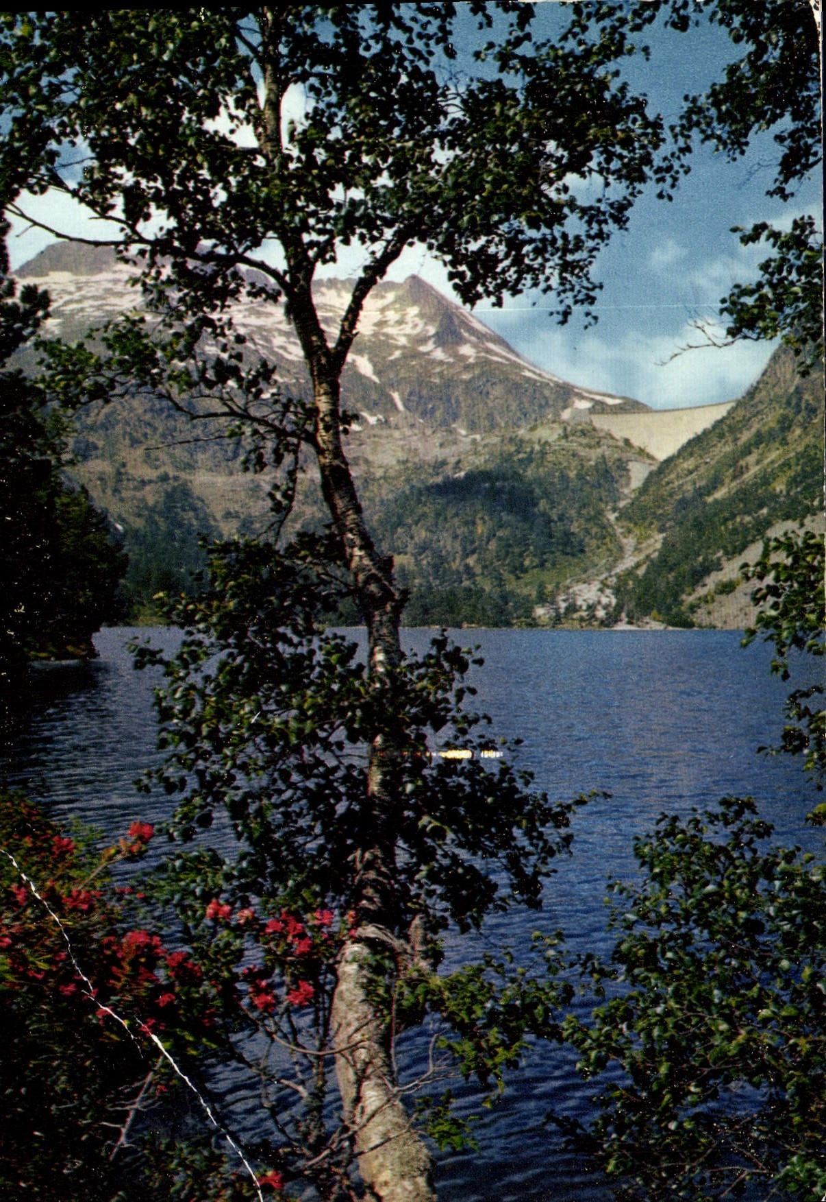 CPM Vallee d'Aure les bords du lac d'Oredon Vue sur le barrage de Cap de Long