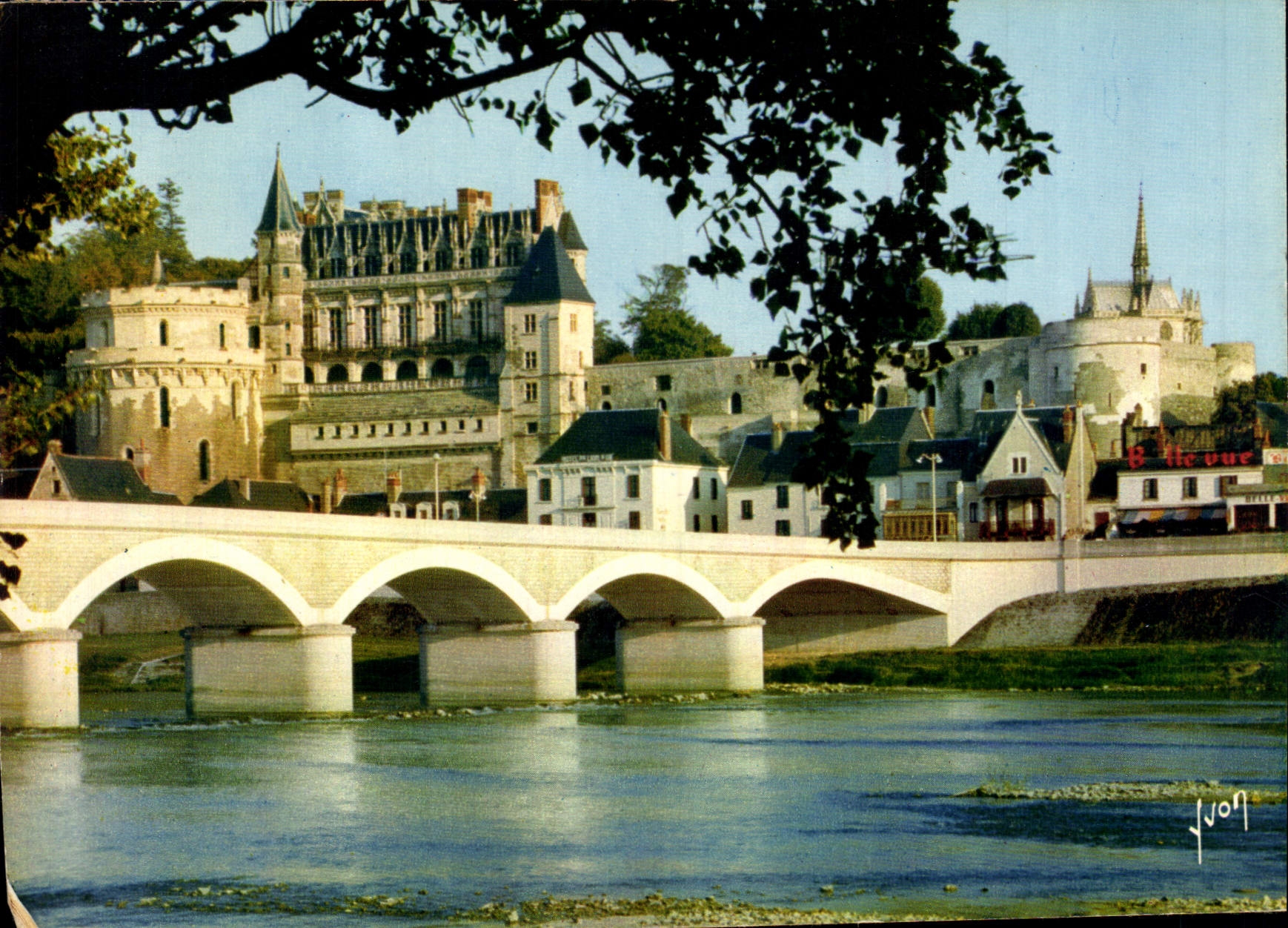 CPM Val de LOire Amboise Indre et Loire Le Chateau et le Pont sur la Loire