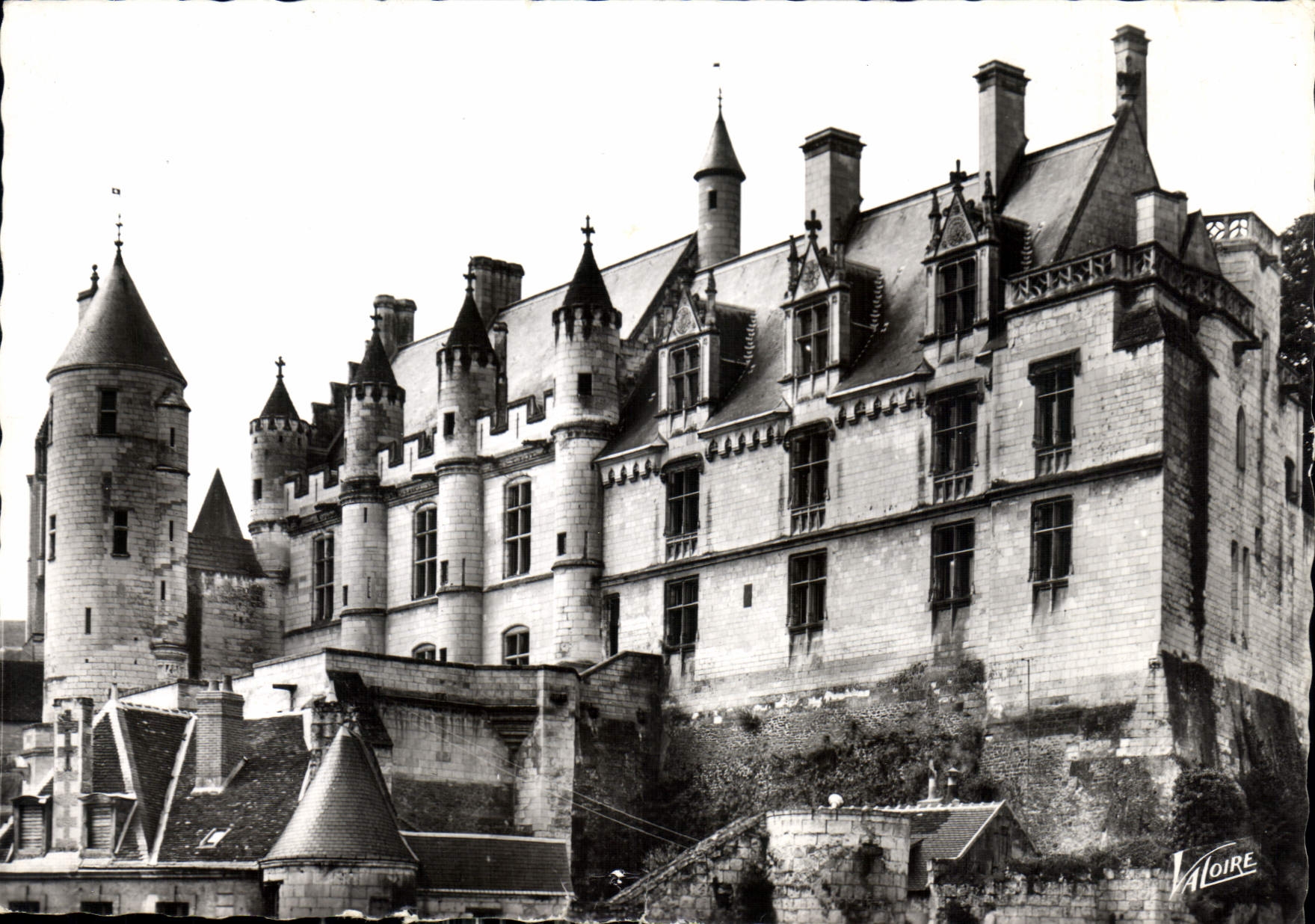 CPM Loches Le Chateau Facade des Logis Royaux XIII XV siecles 