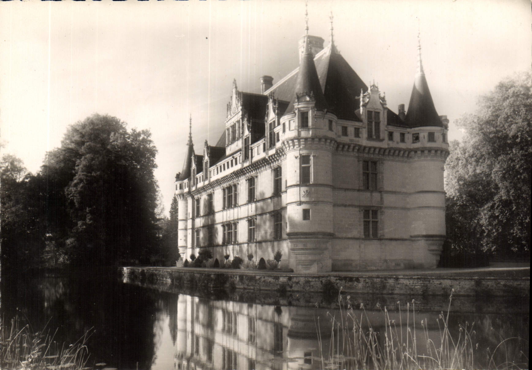 CPM Chateau d'Azay le Rideau Face Sud []