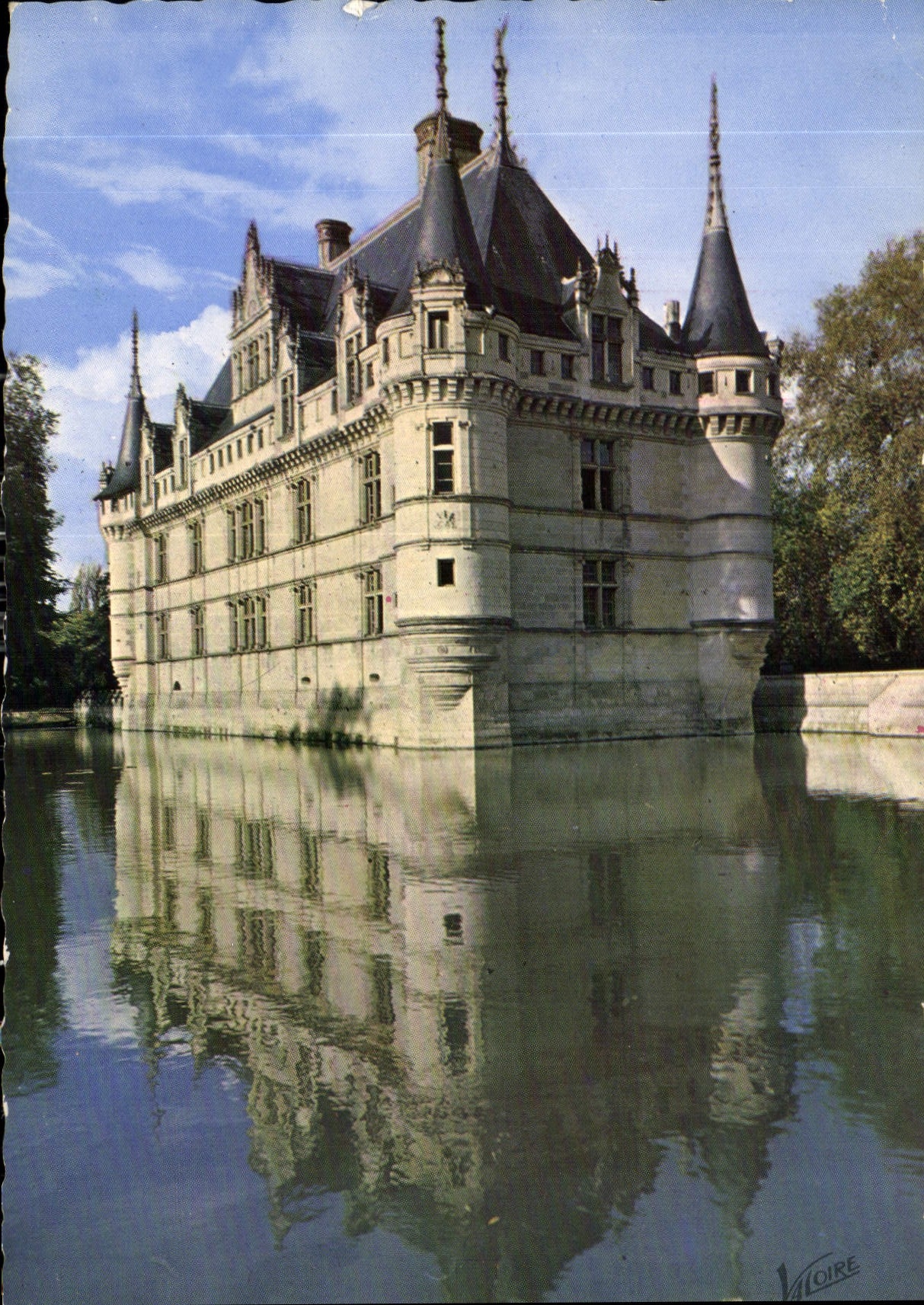 CPM Azay le Rideau Indre et Loire Le Chateau XVI seicle et son reflet dans l'Indre