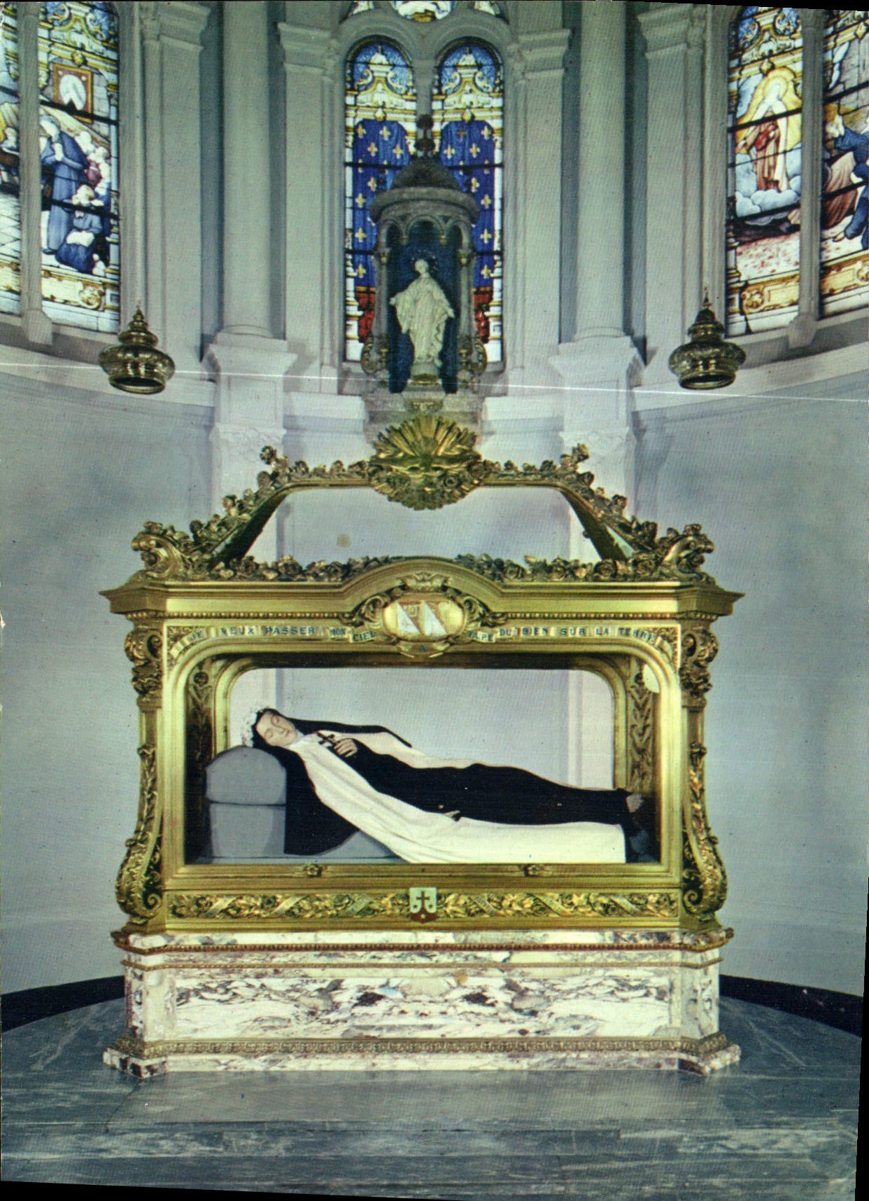 CPM Carmel de Lisieux La Chasse de Sainte Therese de l'Enfant Jesus 
