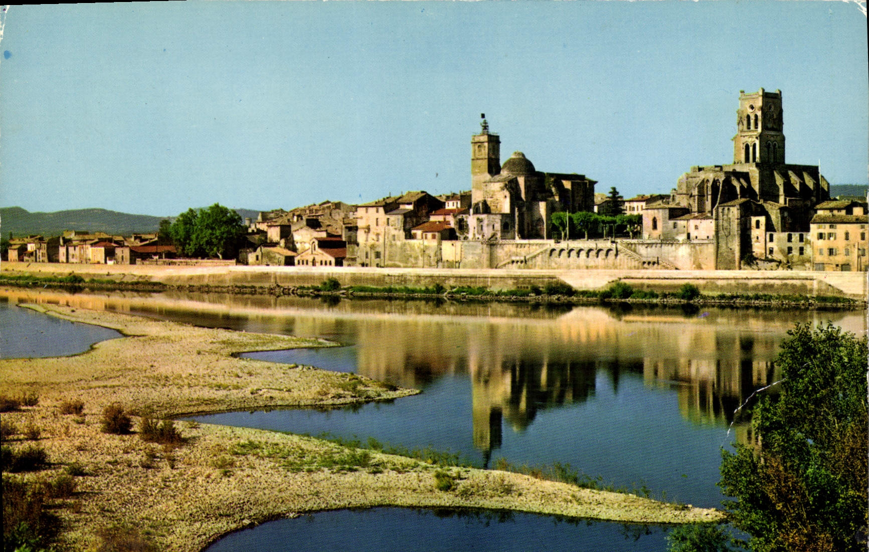 CPM Pont Saint Esprit Gard Vue generale les Eglise St Pierre et St Saturnin