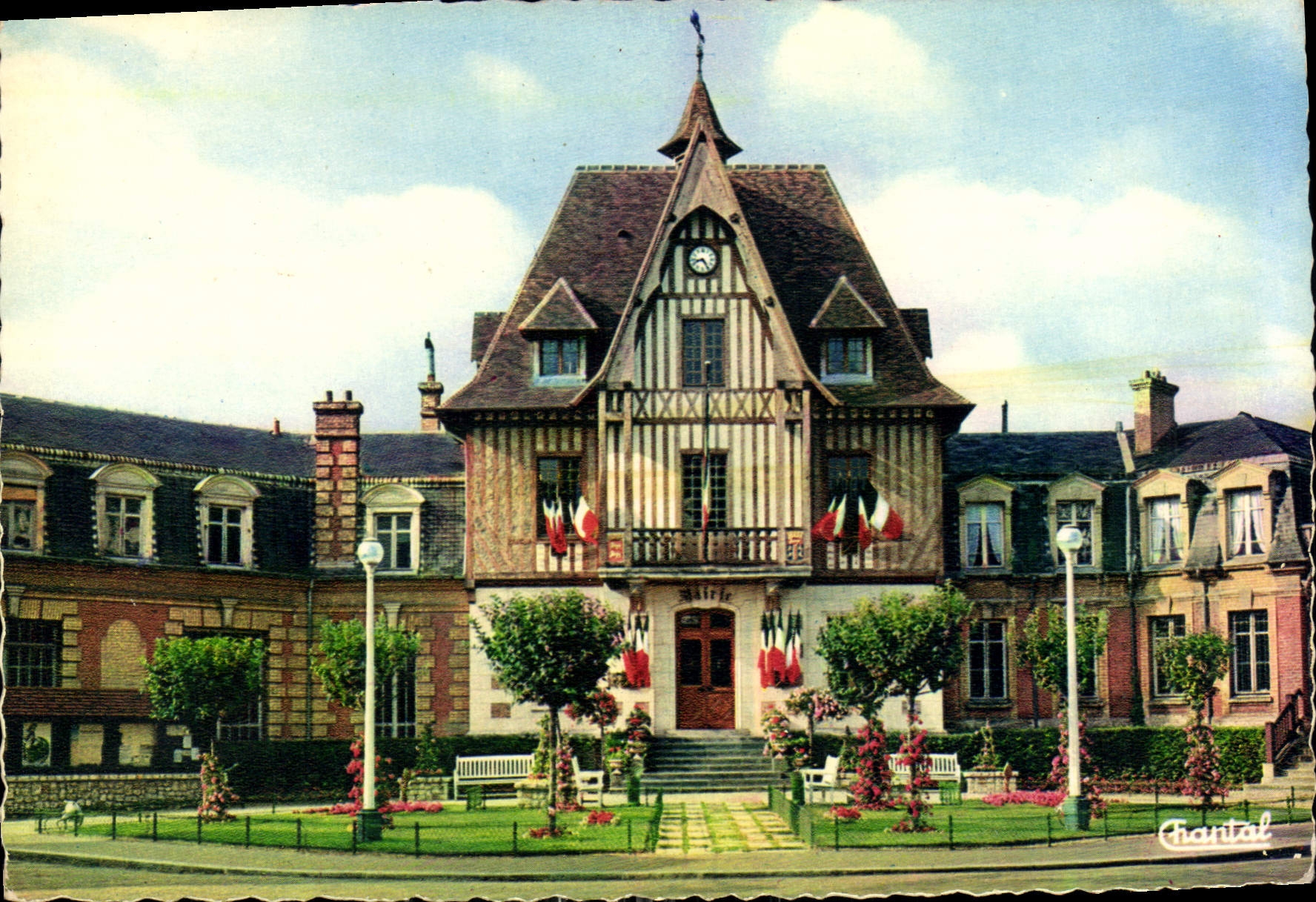 CPM Deauville La Mairie 