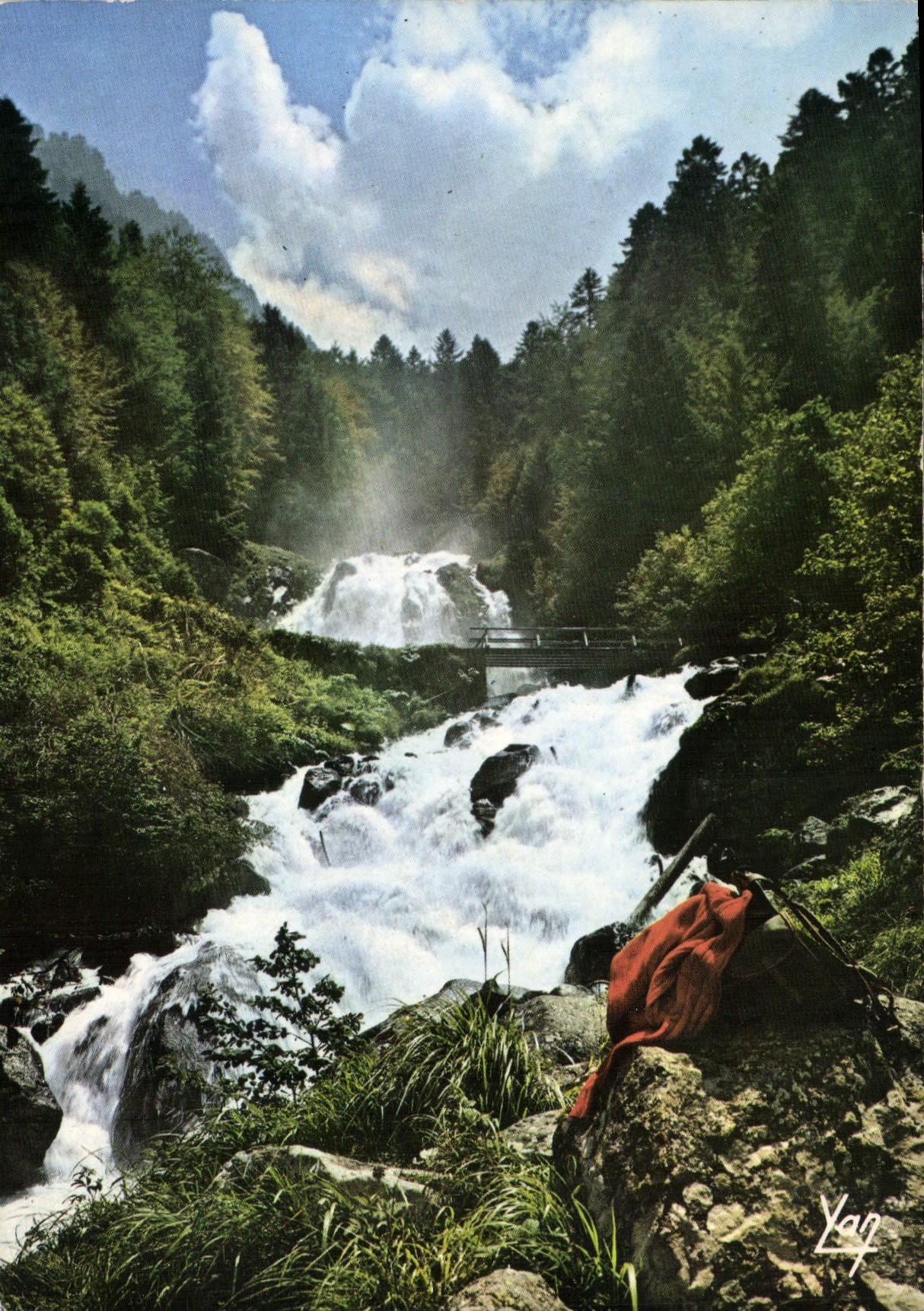 CPM Nos Belles Pyrenees Cauterets Cascade de Lotour