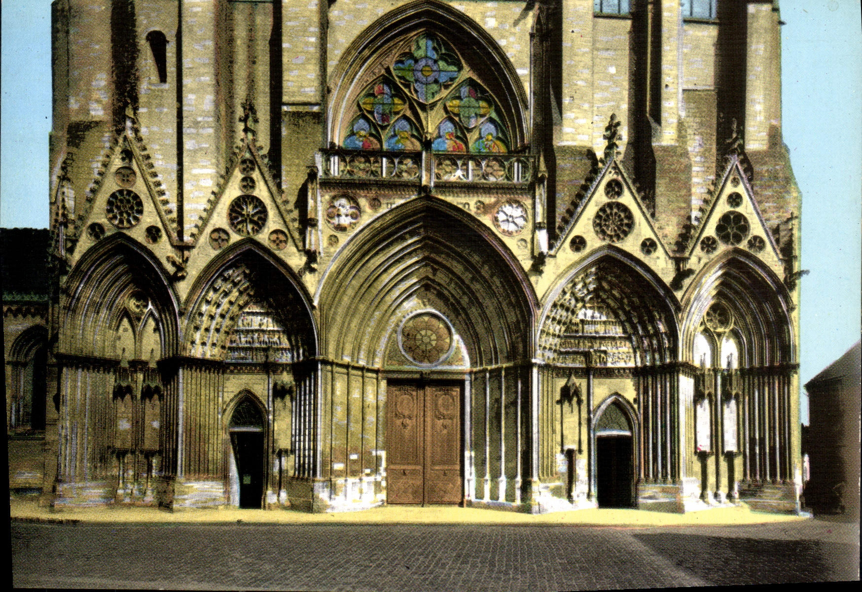 CPM Lisieux Portail de la Cathedrale 