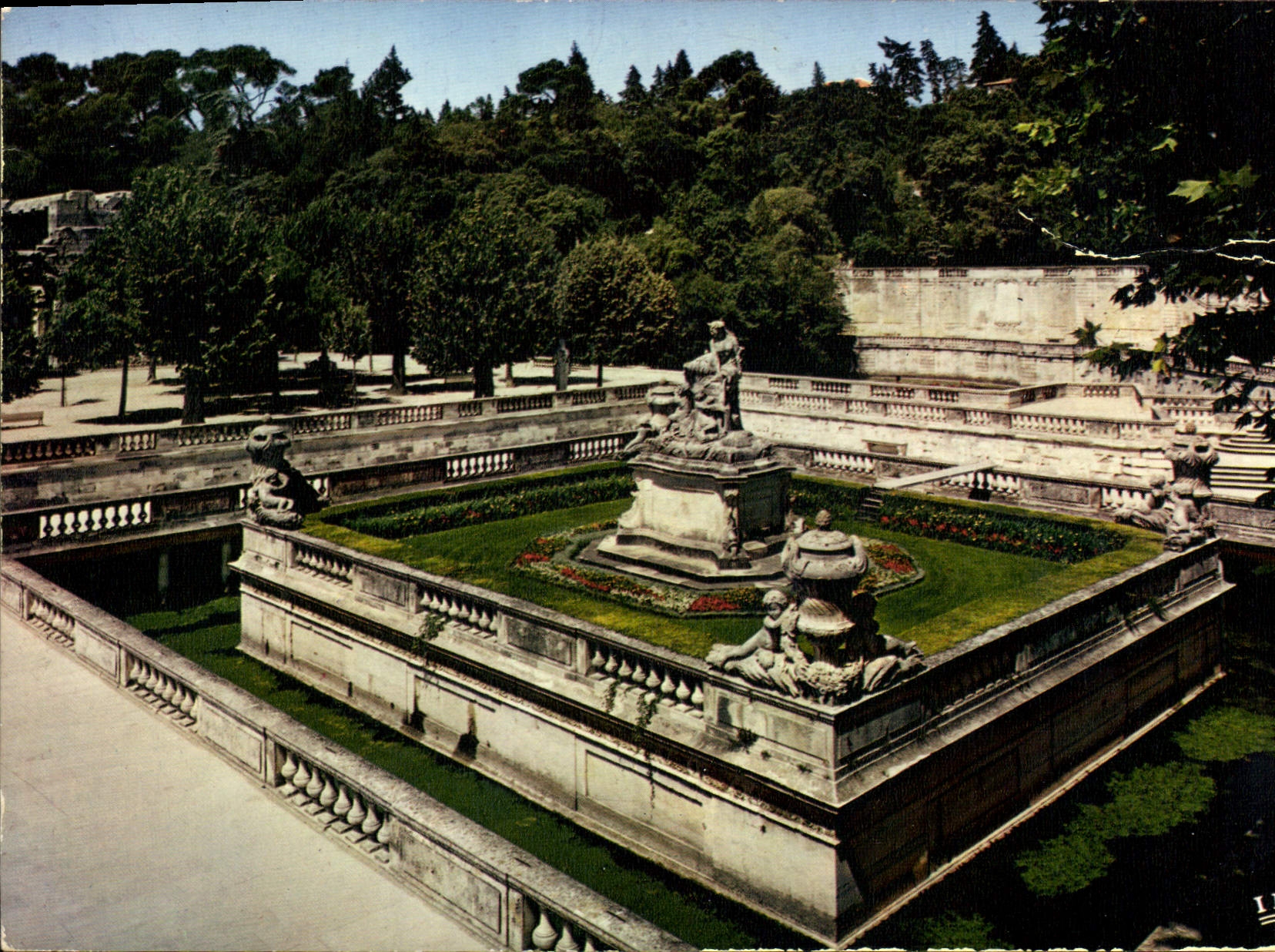 CPM Reflets de Provence Nimes Gard Les Jardins de la Fontaine XVIII siecle 