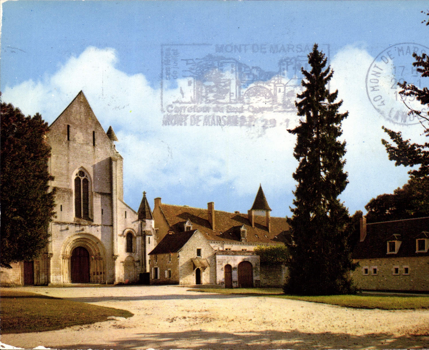 CPM Abbaye Notre Dame De Fontgombault Indre Facade de l'eglise et Hotellerie