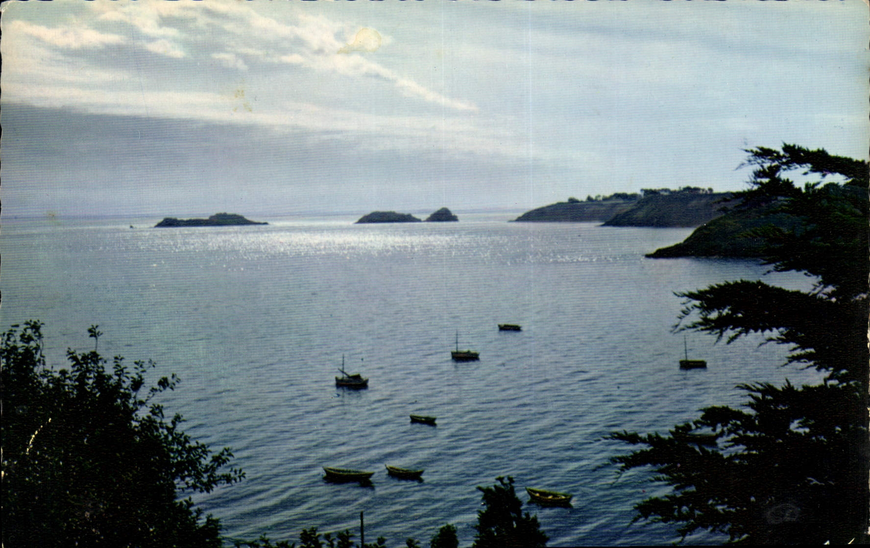 CPM La Bretagne en Couleurs Vue generale sue le Rocher de Cancale
