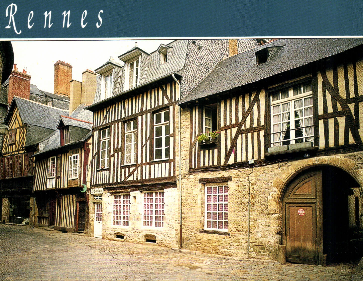 CPM La Bretagne en Couleur Rennes Ille et Vilaine Vieilles maisons a colombage 