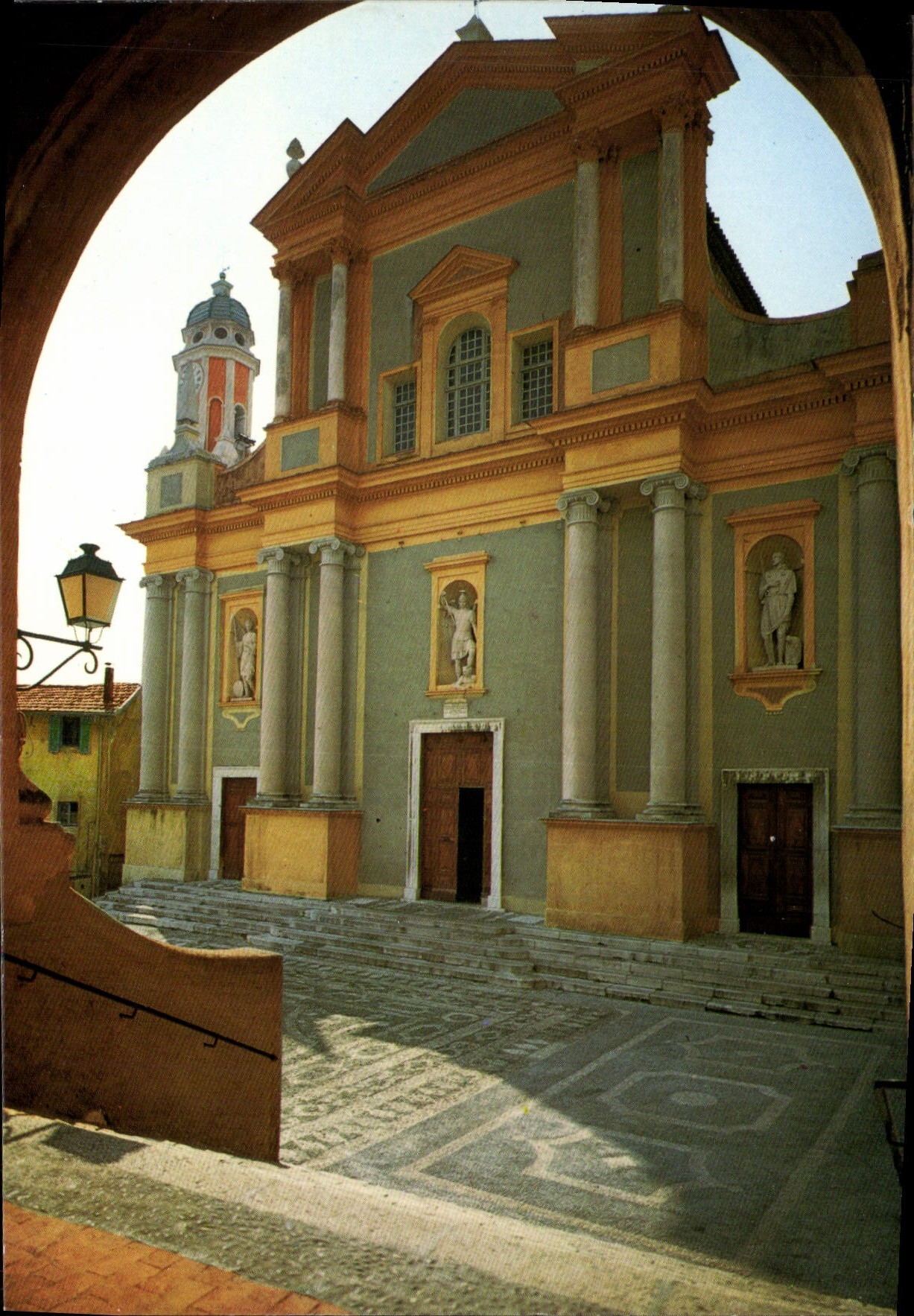 CPM Menton Alpes Maritimes L'Eglise Saint Michel XVII es